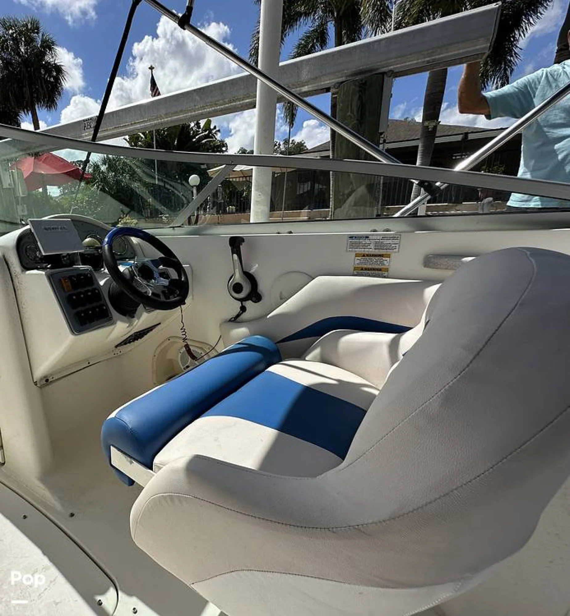 2007 Hurricane 240 SunDeck OB - Image 3