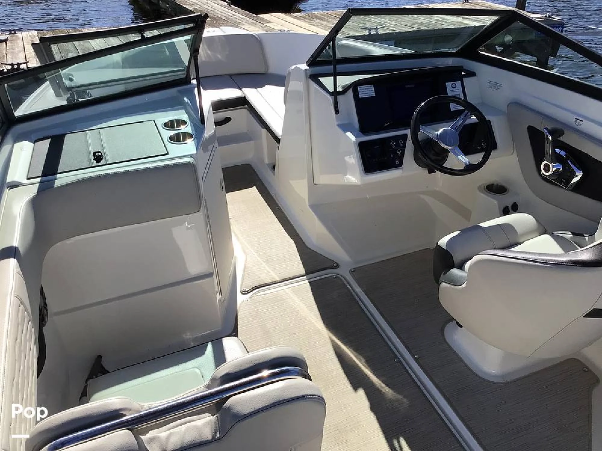2023 Sea Ray 210 SPX OB - Image 4