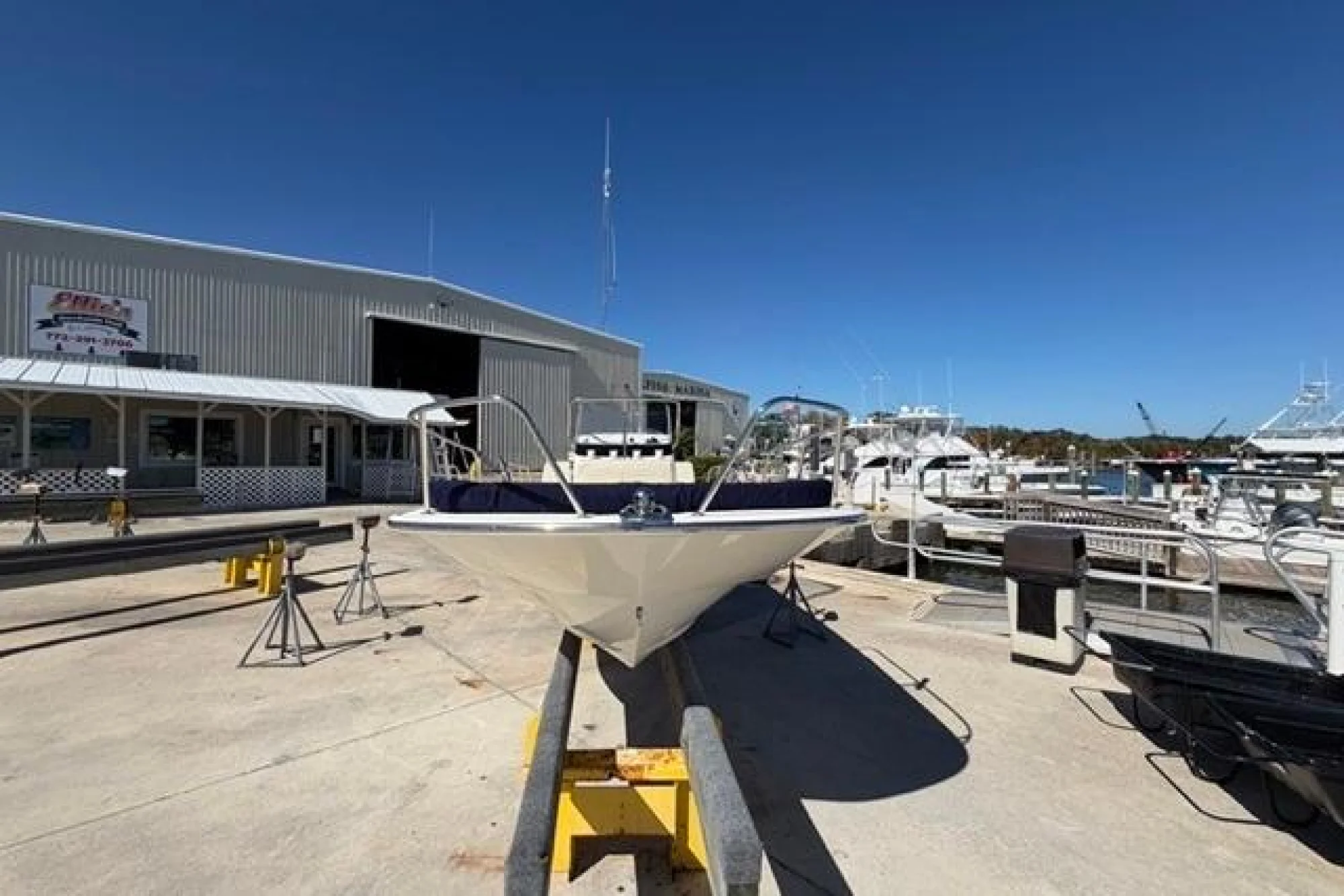 Boston Whaler 170 Montauk - Image 4