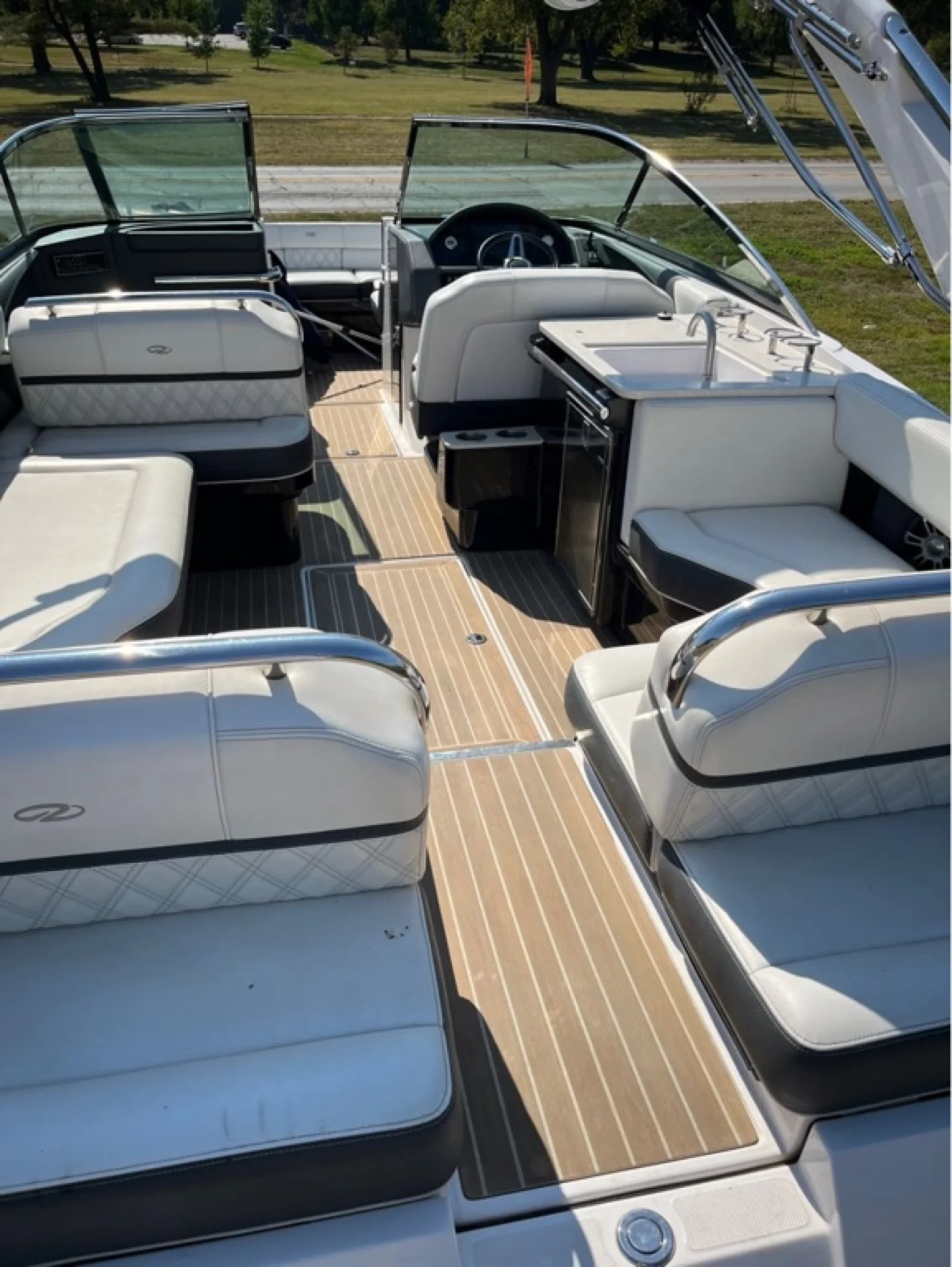2019 Regal 2800 - Image 3