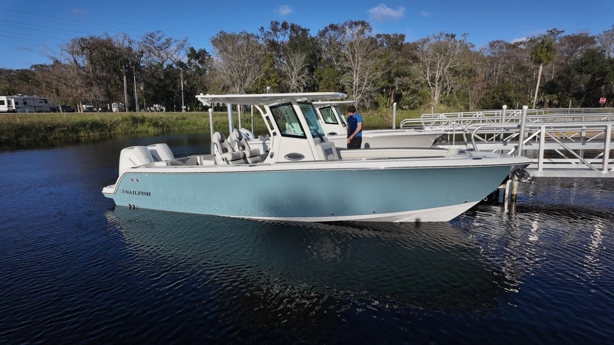 2026 Sailfish 272 SE CC – Twin Mercury 200XL DTS - Image 2