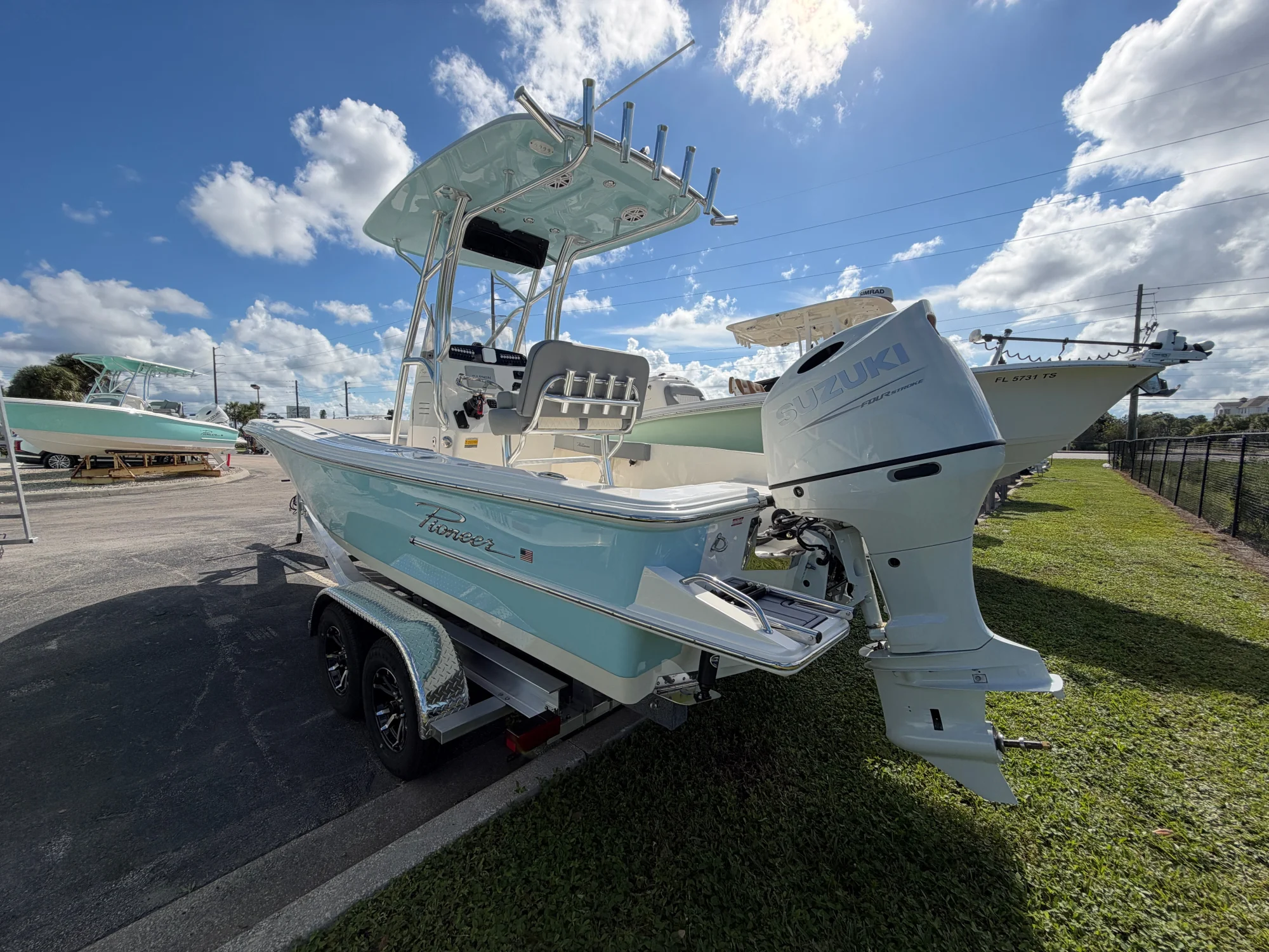 2026 Pioneer 220 Bay Sport - Image 3