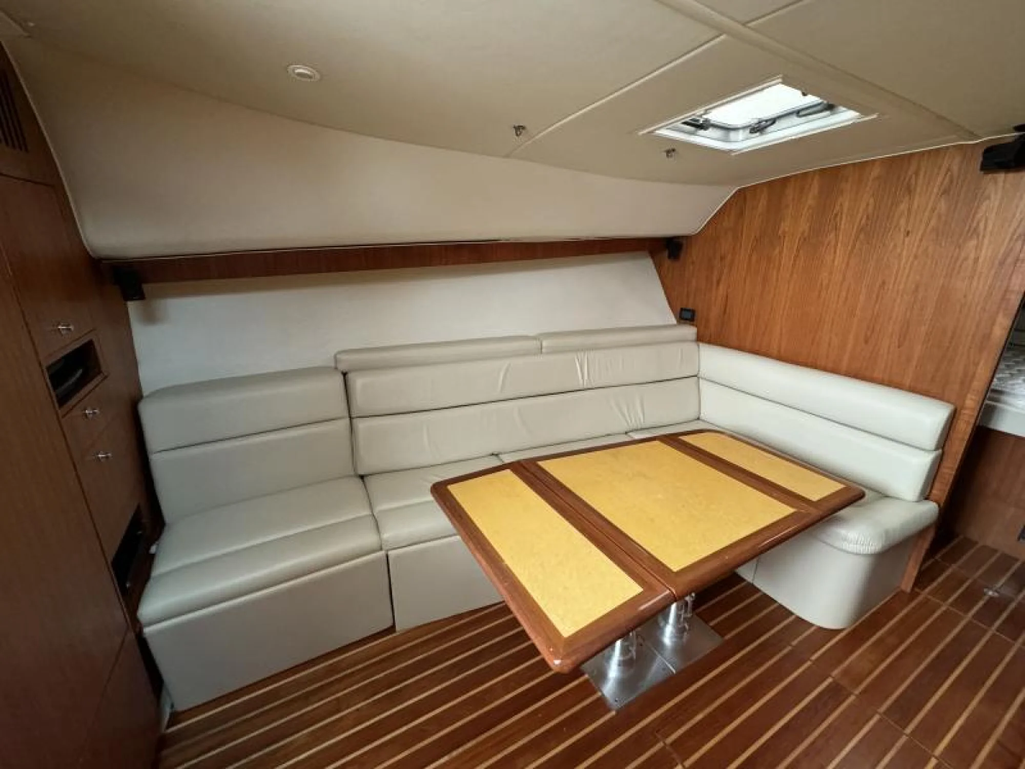 2004 Tiara Yachts 4200 Open - Image 5