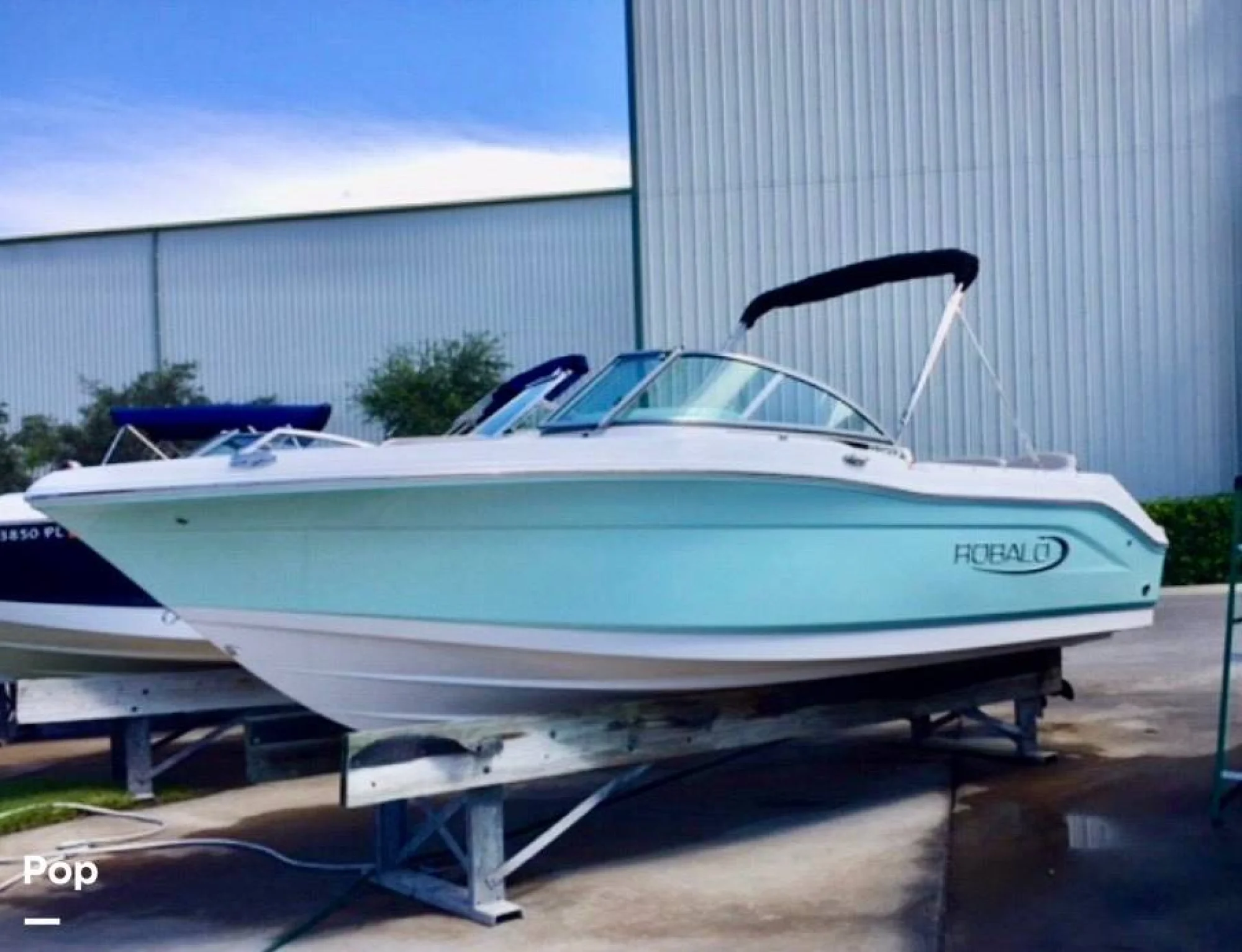 2019 Robalo R207 Dual Console - Main Image