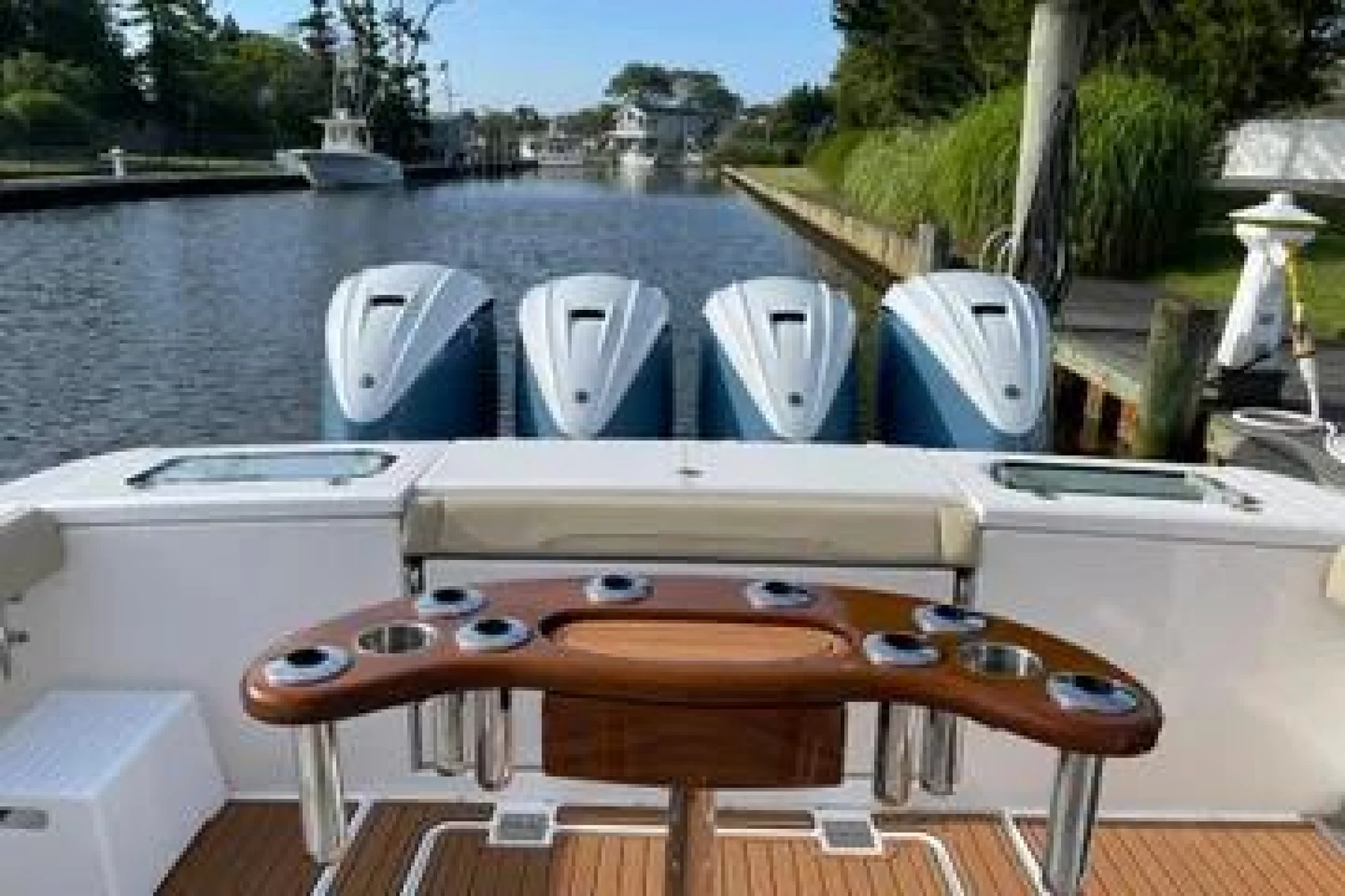 2019 Everglades 435 Center Console - Image 4