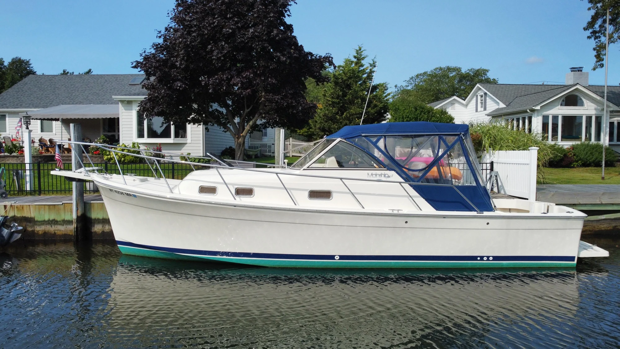 2005 Mainship Pilot 30-II Sedan - Image 4