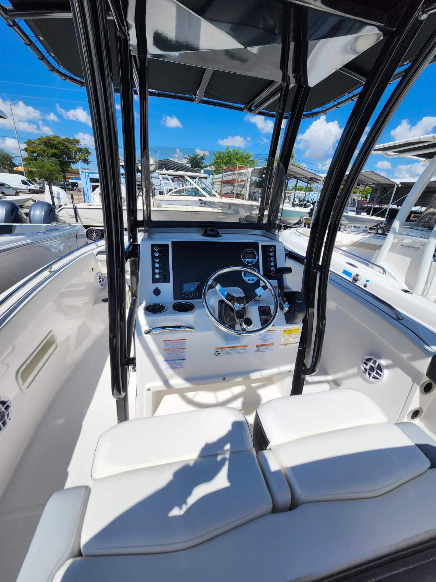 2025 ROBALO 222 Explorer - Image 4