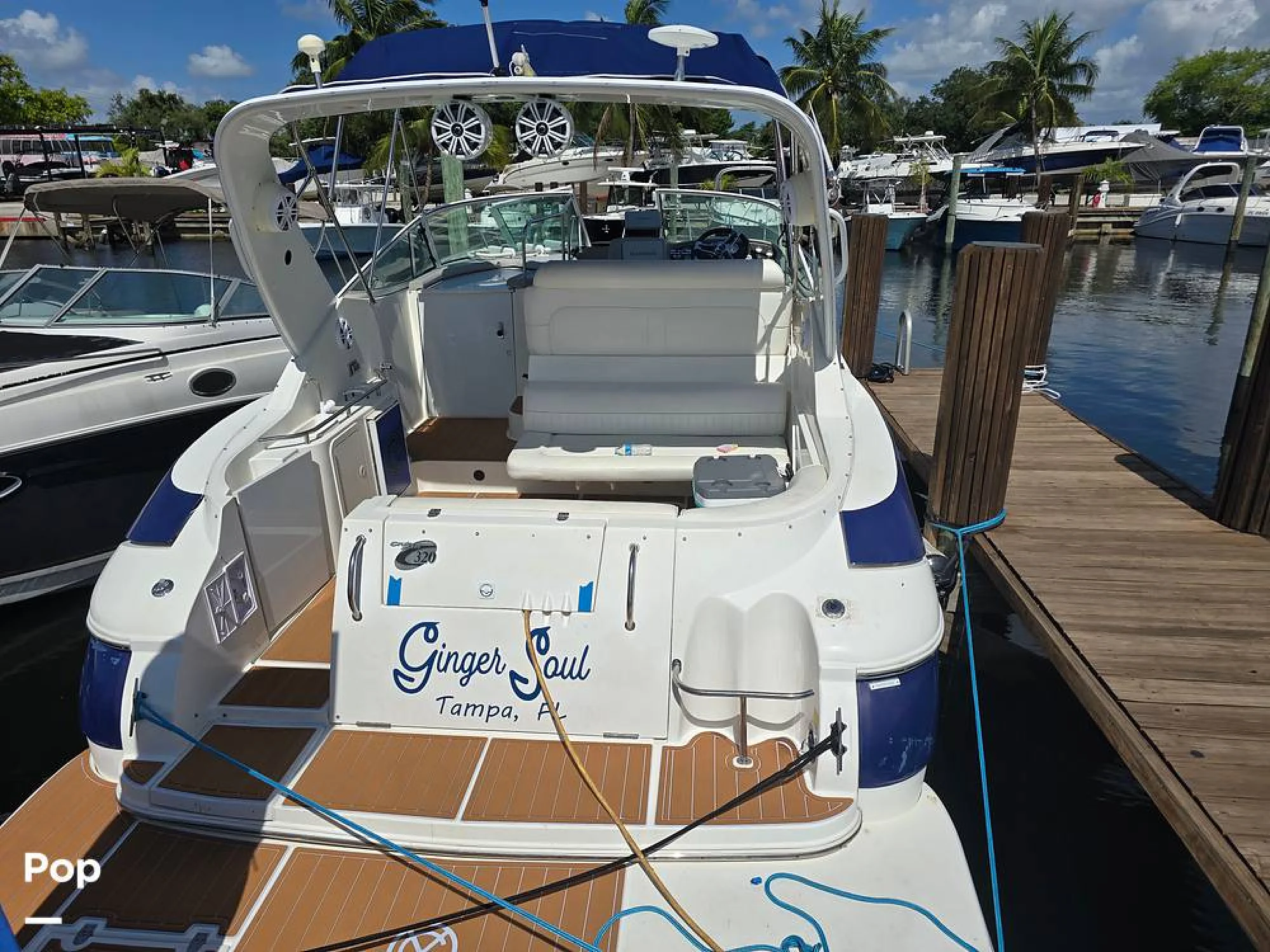 2004 Cruisers Yachts 320 Express - Image 3