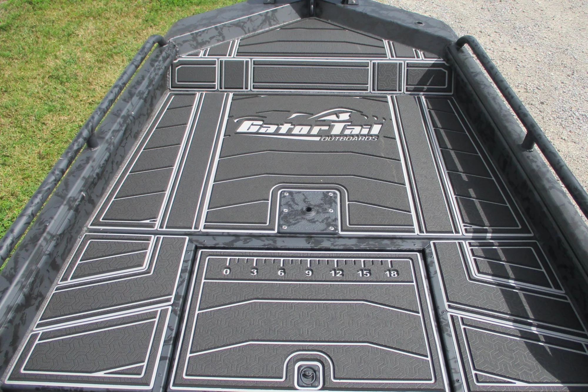 2026 Gator Tail 1750 MID DECK SAVAGE - Image 5