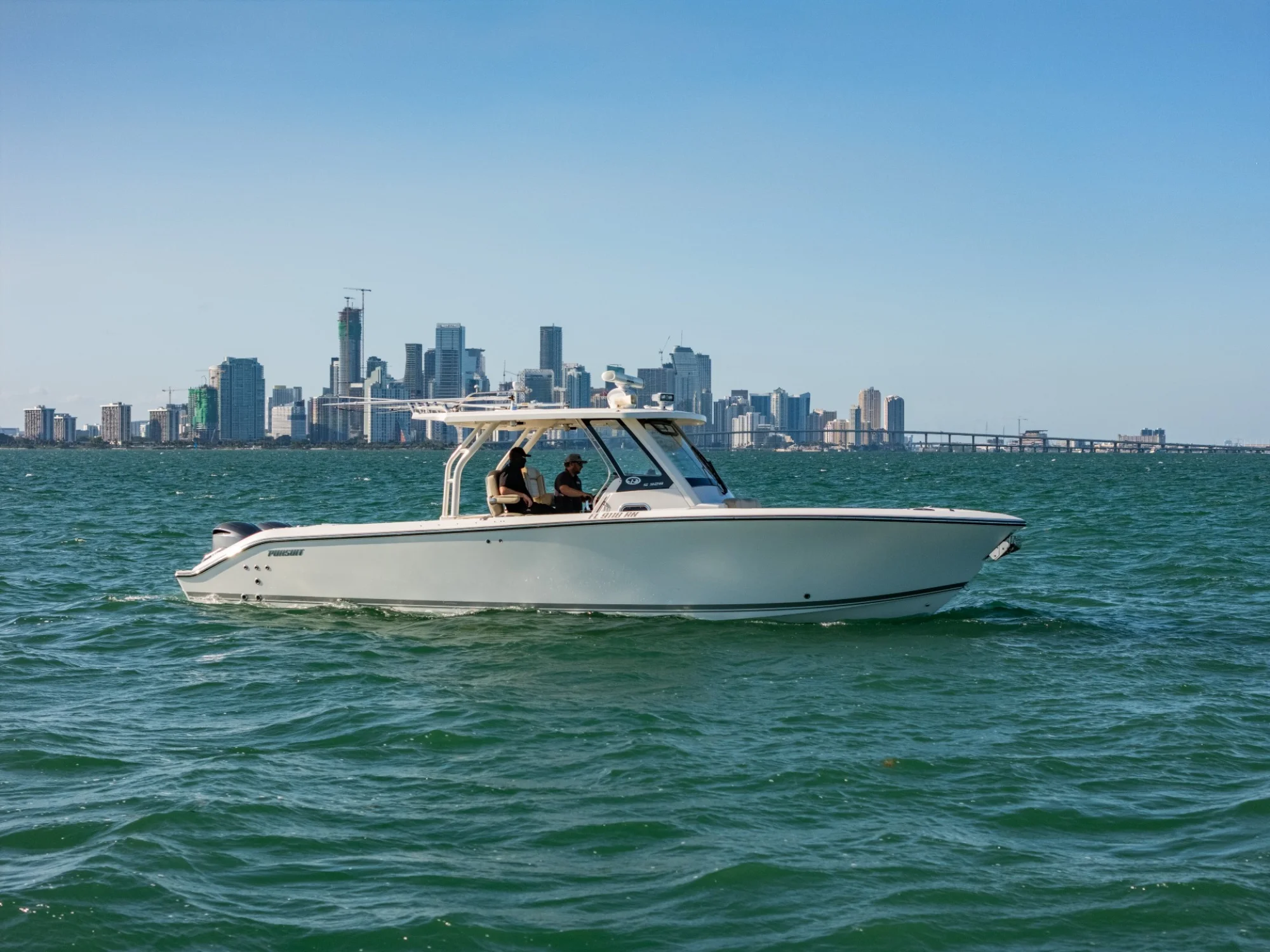 2018 Pursuit S 328 Sport - Image 2
