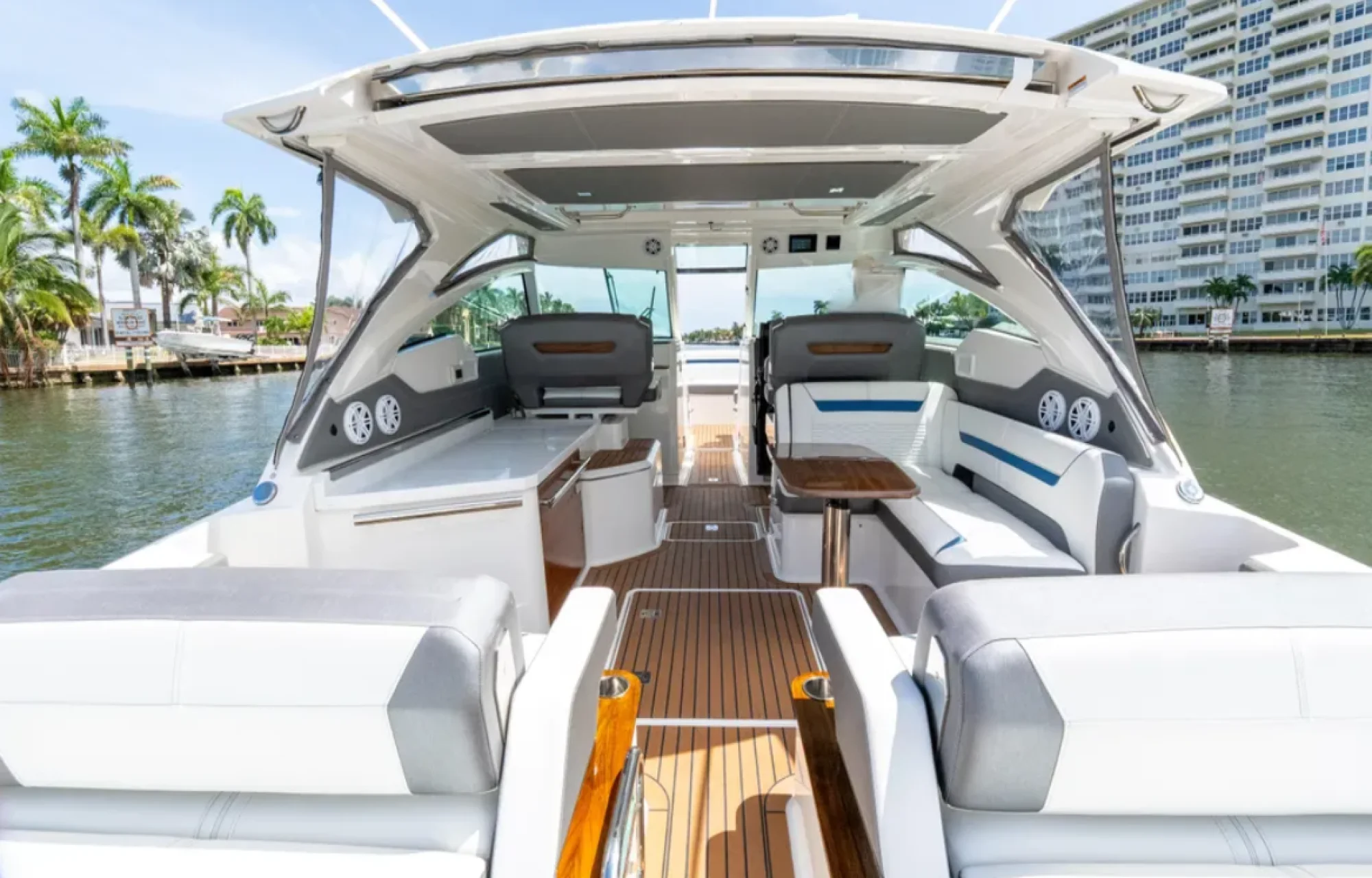 2021 Tiara Yachts 38 LX - Image 5