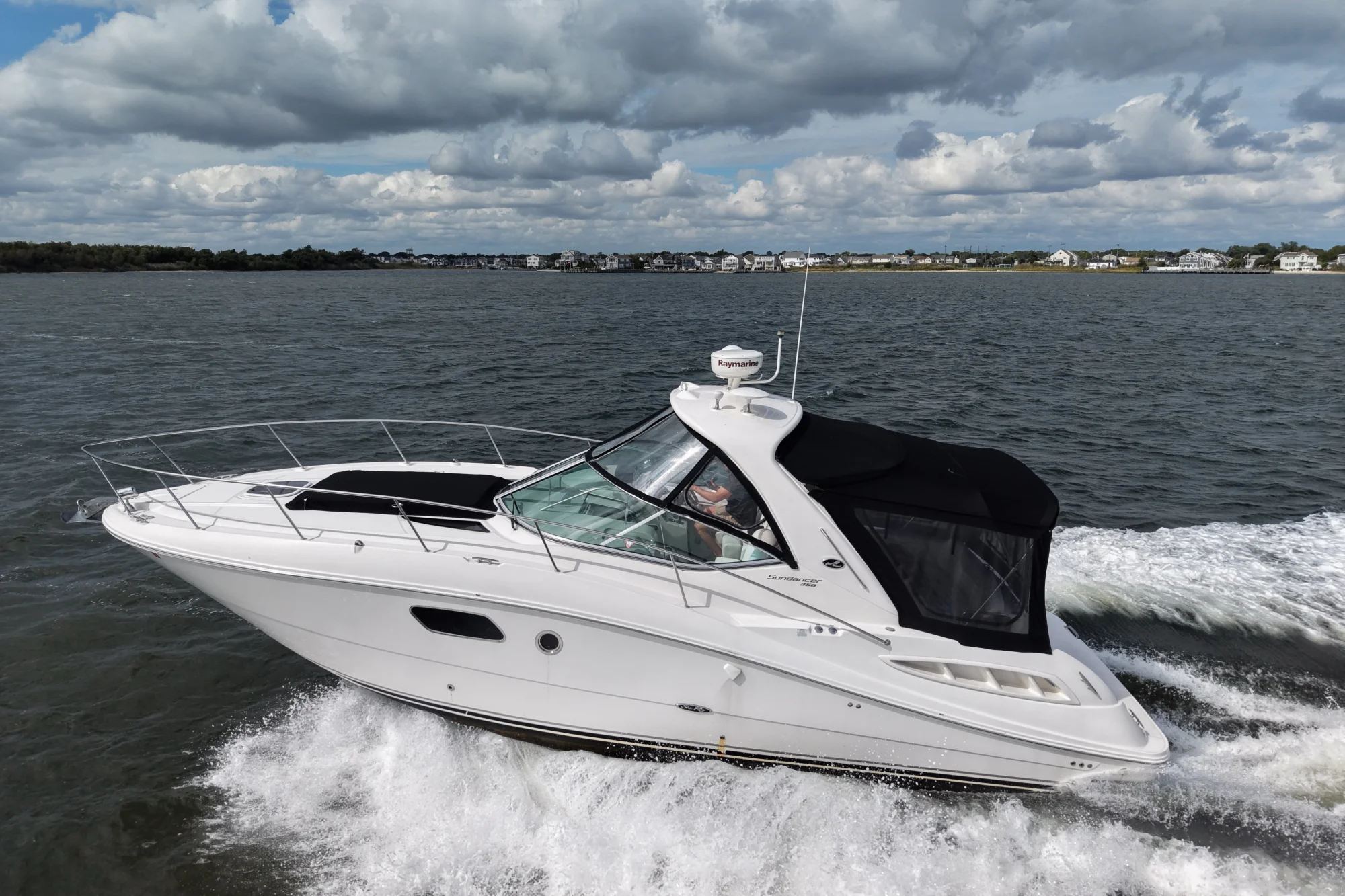 2011 Sea Ray Sundancer 350