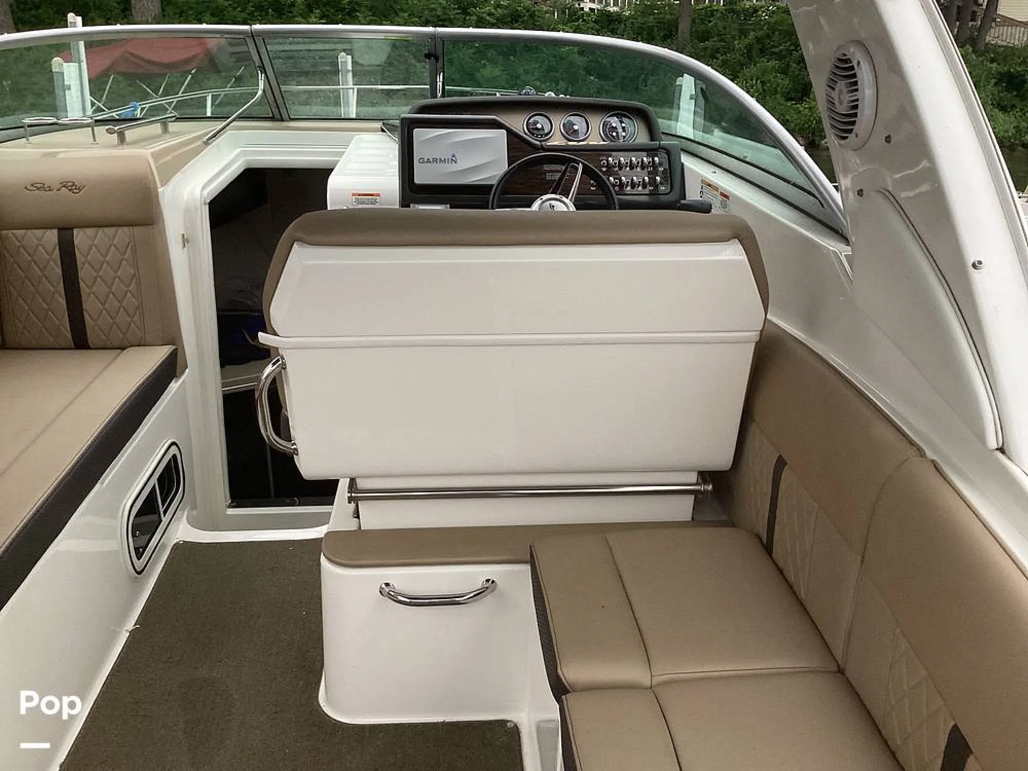2016 Sea Ray 260 Sundancer - Image 2
