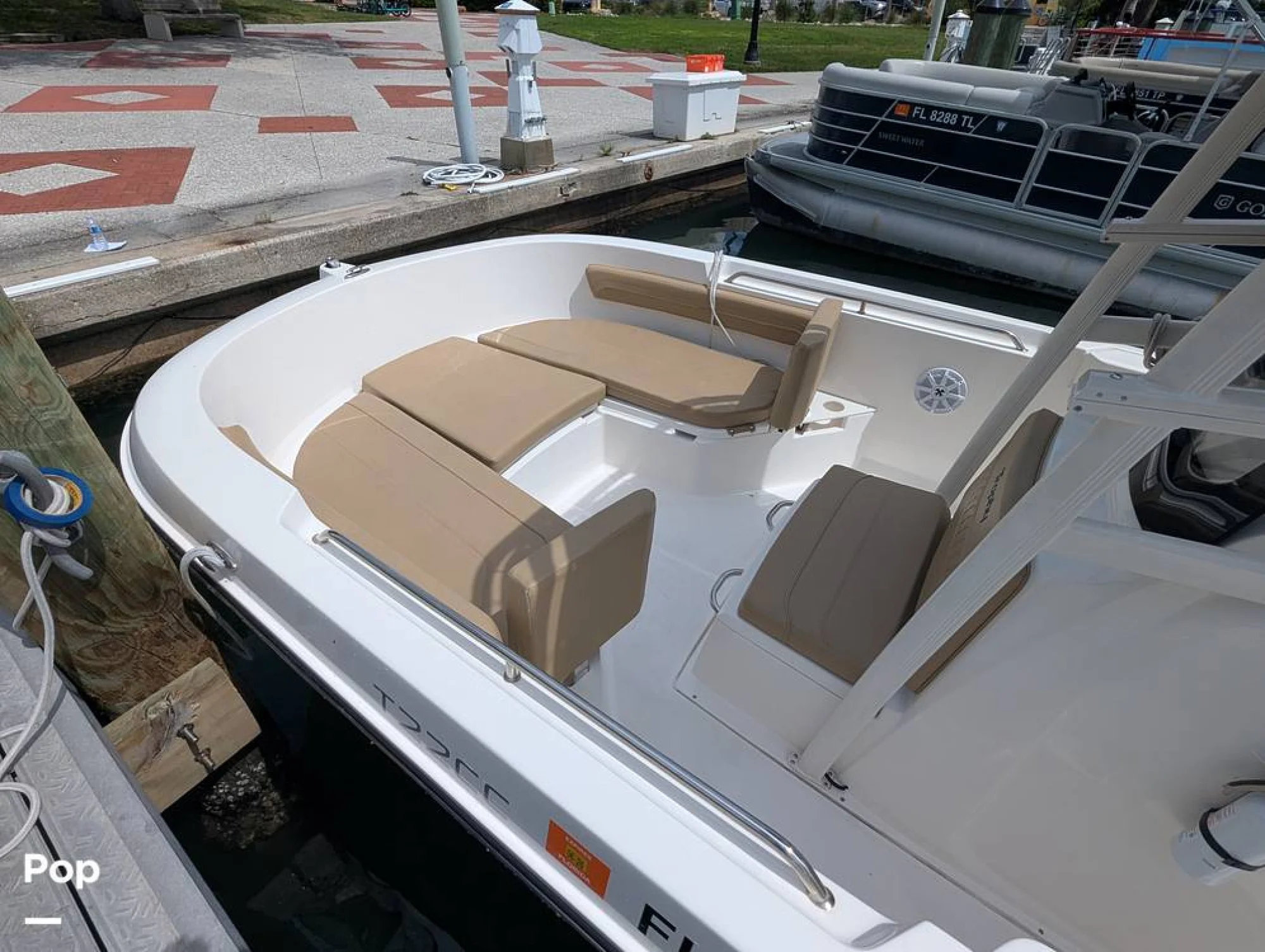 2024 Trophy T22 CC - Image 4