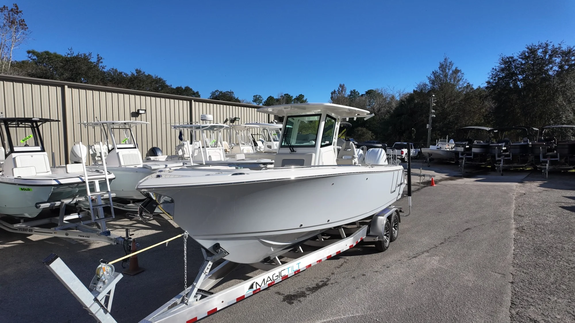 2026 Sailfish 272 CC – Twin Yamaha 250s Stock#26707 - Image 4