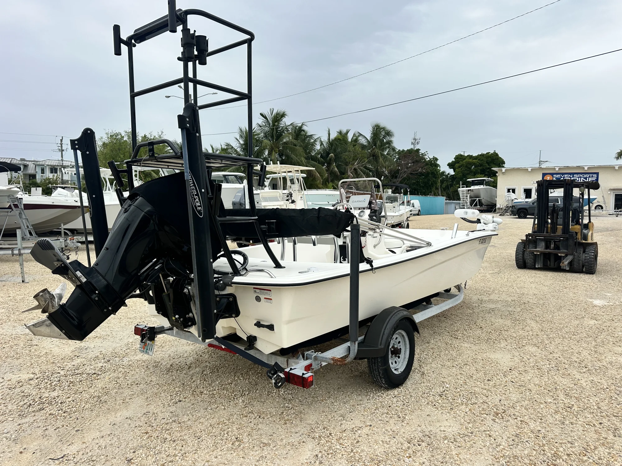 2020 Mako PRO SKIFF 17 CC - Image 3