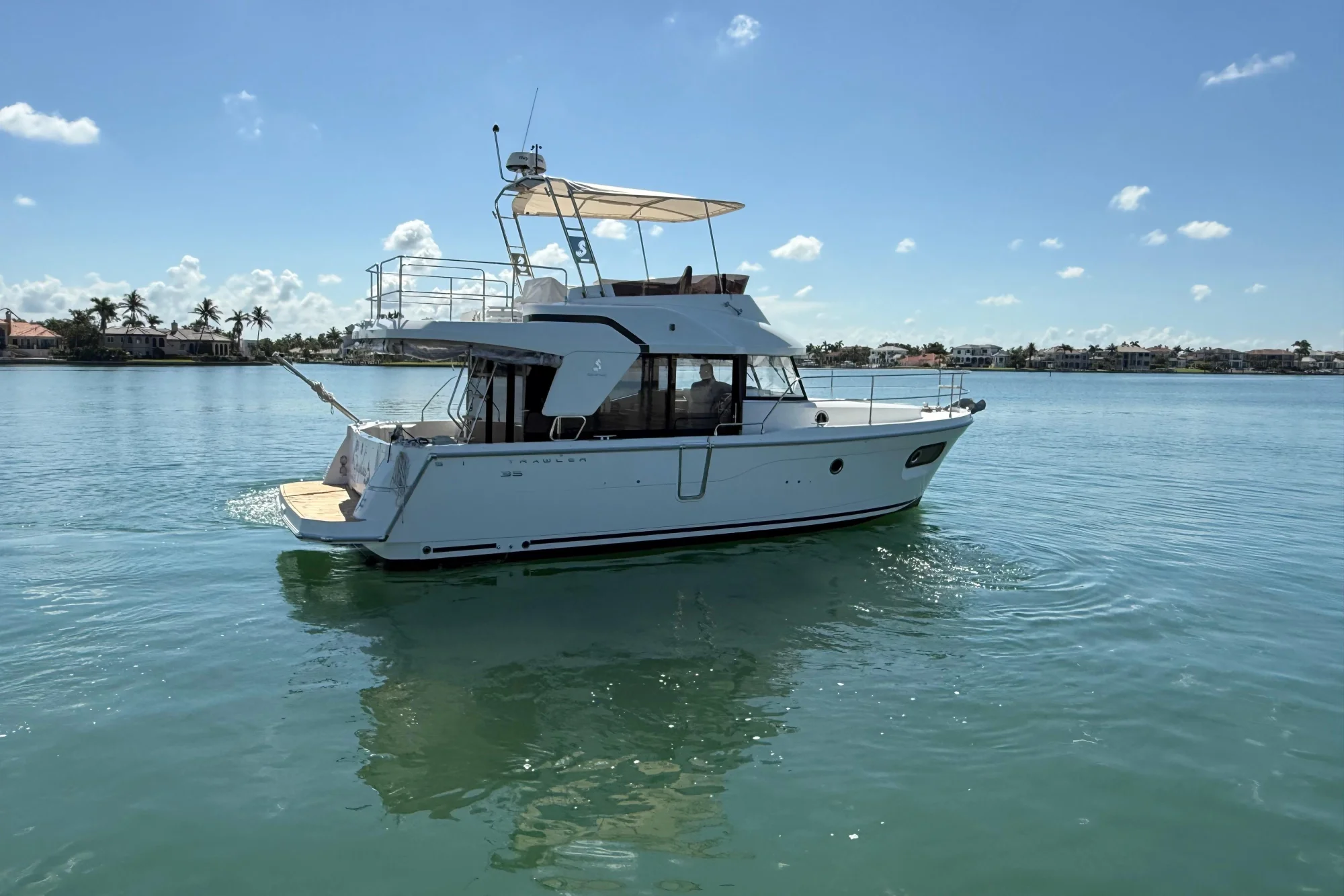 2021 Beneteau Swift Trawler 35 - Image 3