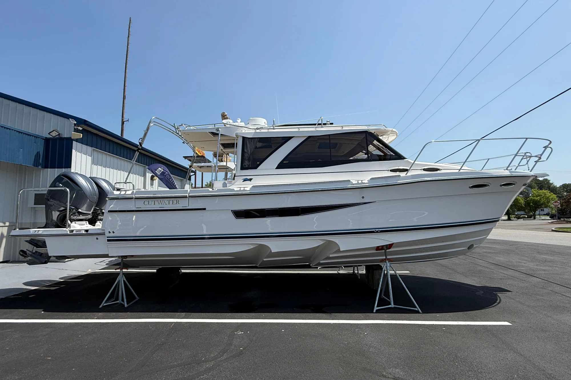 2026 Cutwater C-32 Coupe - Image 2