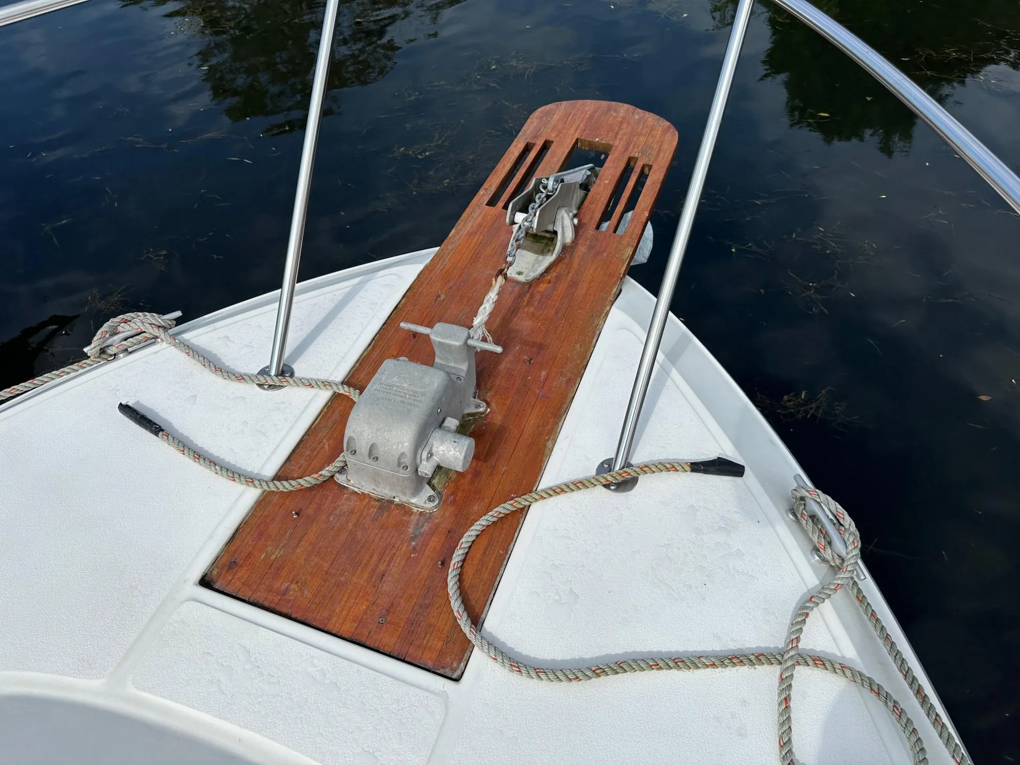 1986 Sea Ray 390 Express Cruiser - Image 5