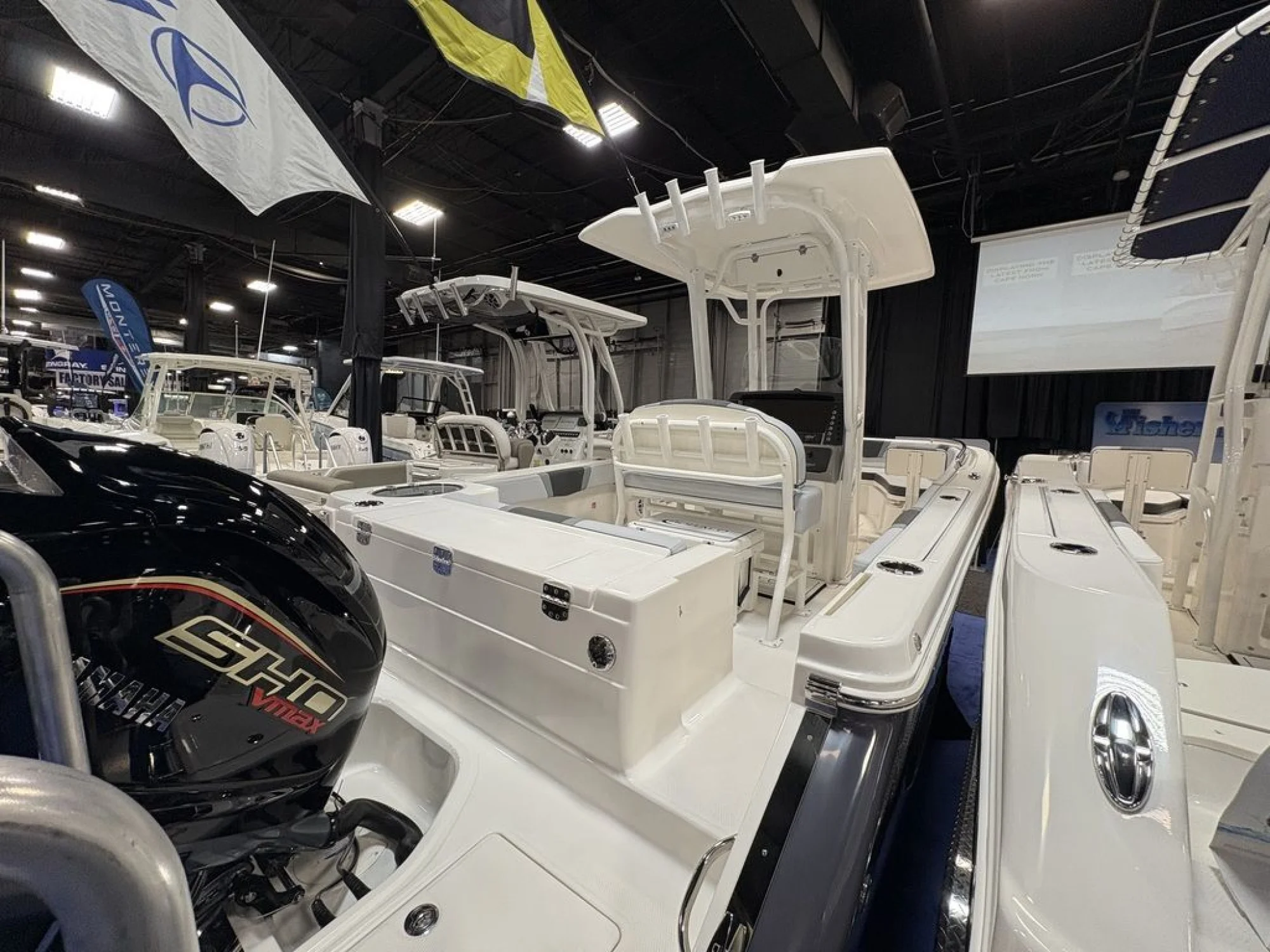2026 Robalo R230 - Image 4
