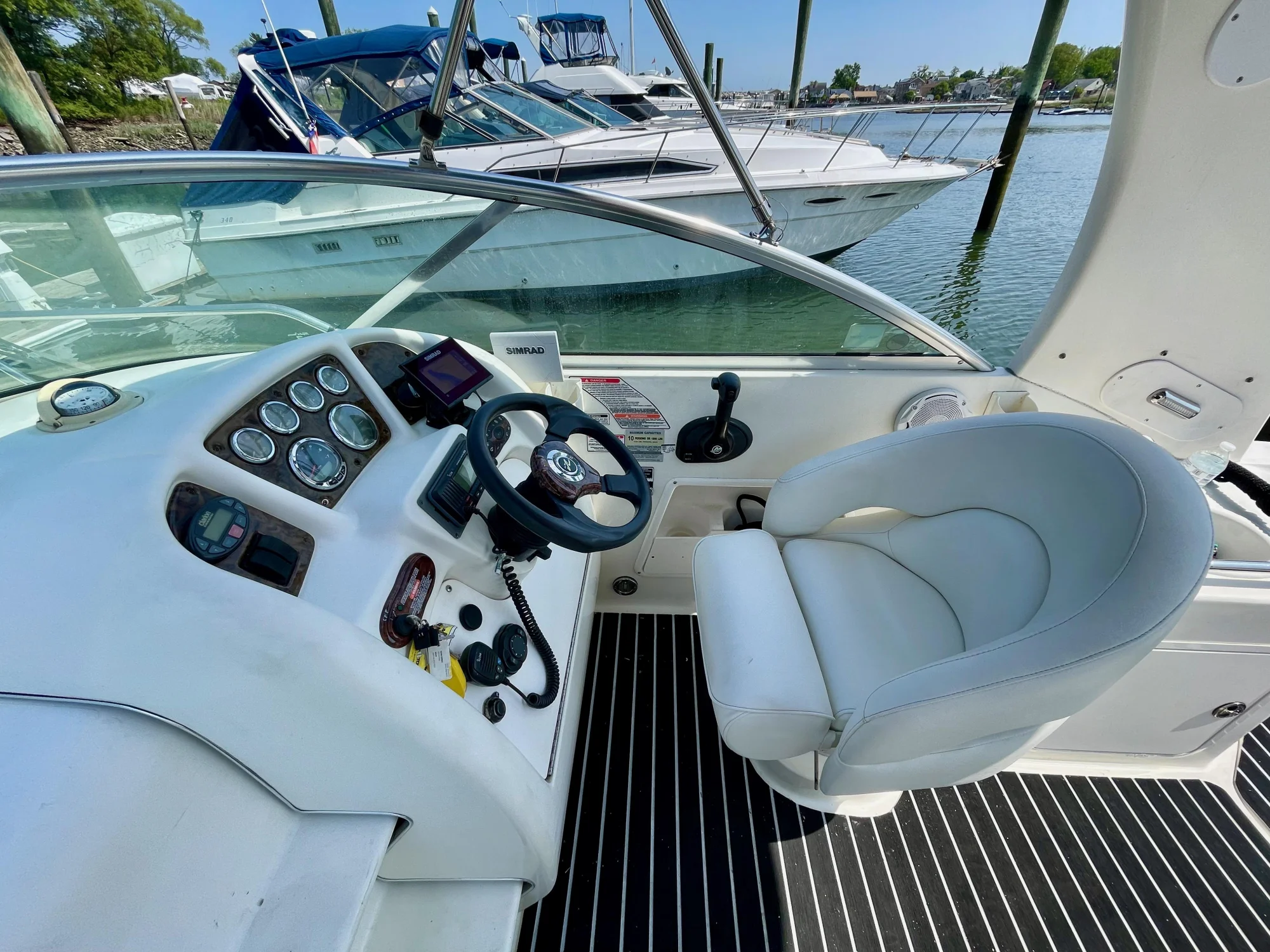 Sea Ray 260 Sundancer - Image 4