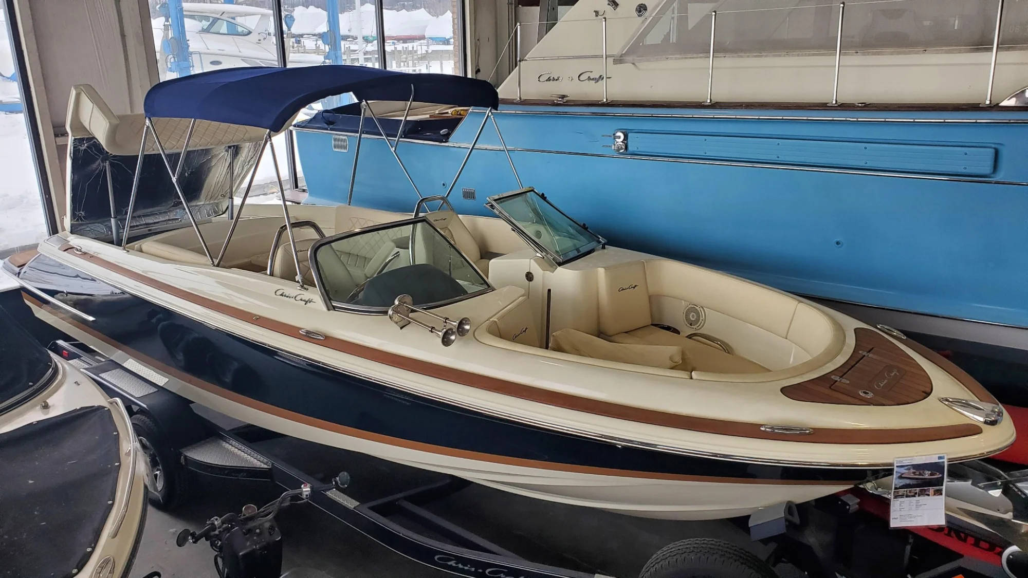 2022 Chris-Craft Launch 27