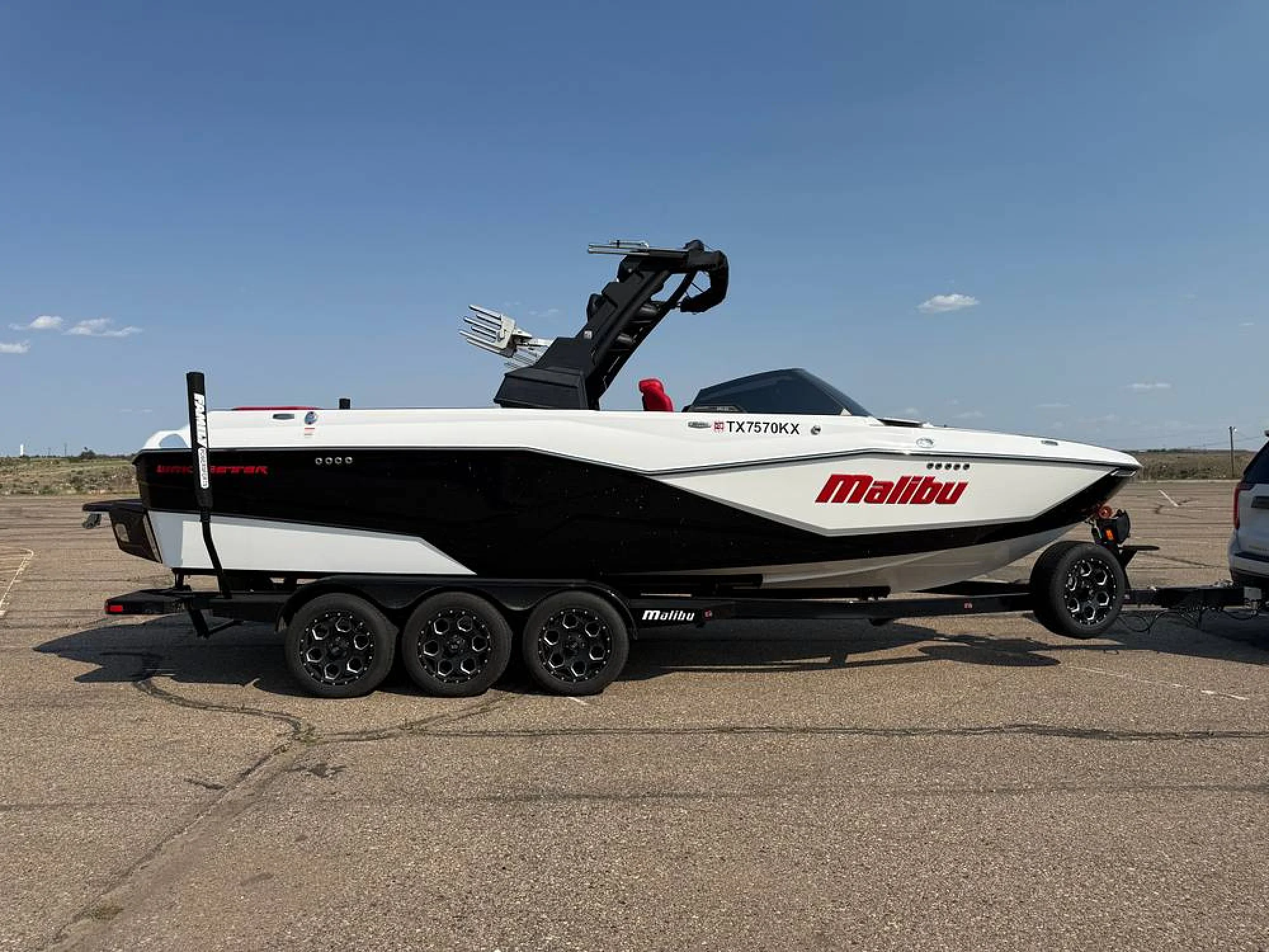 2023 Malibu Wakesetter 25 LSV - Image 5