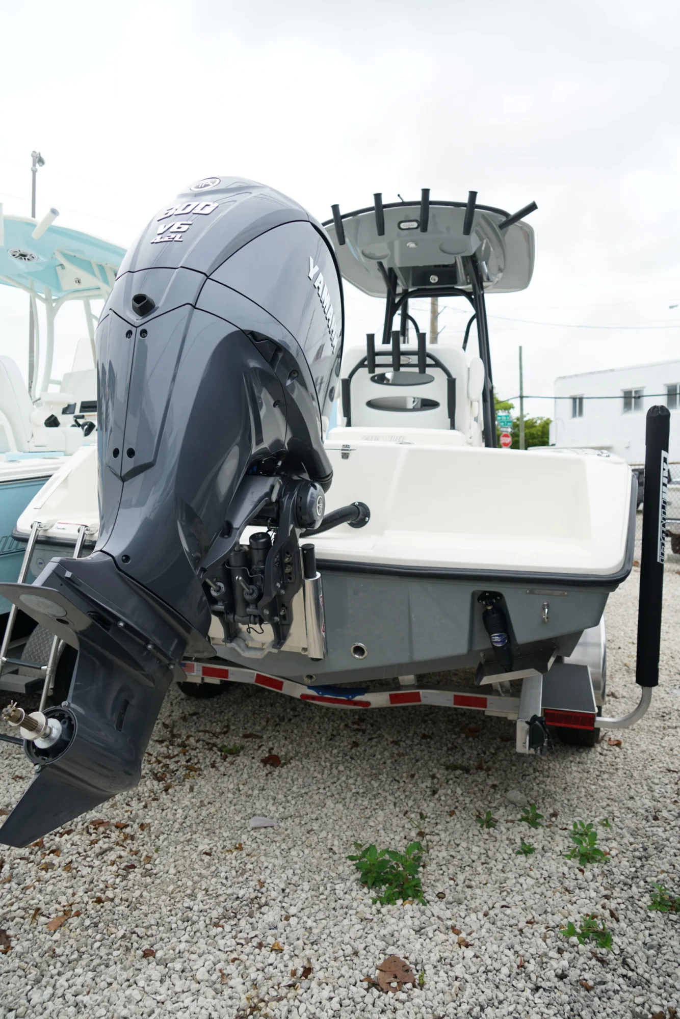 2025 PATHFINDER BOATS 2400 Open - Image 3
