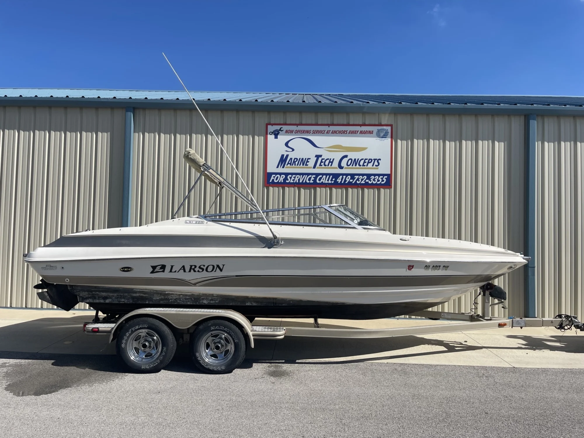 2005 Larson LXi 228