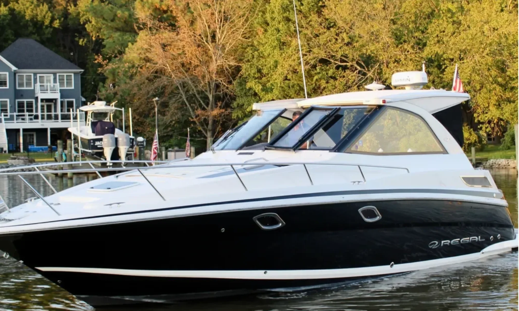 2015 Regal 35 Sport Coupe - Image 3