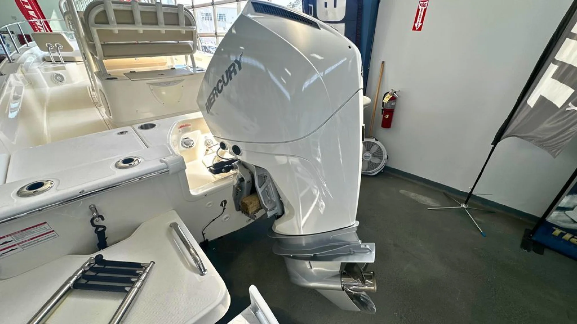 Boston Whaler 210 Montauk - Image 3