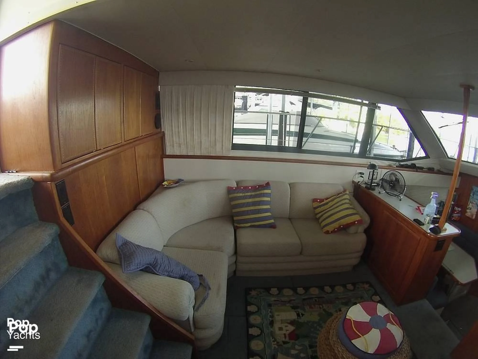 1995 Carver 370 Aft Cabin - Image 2