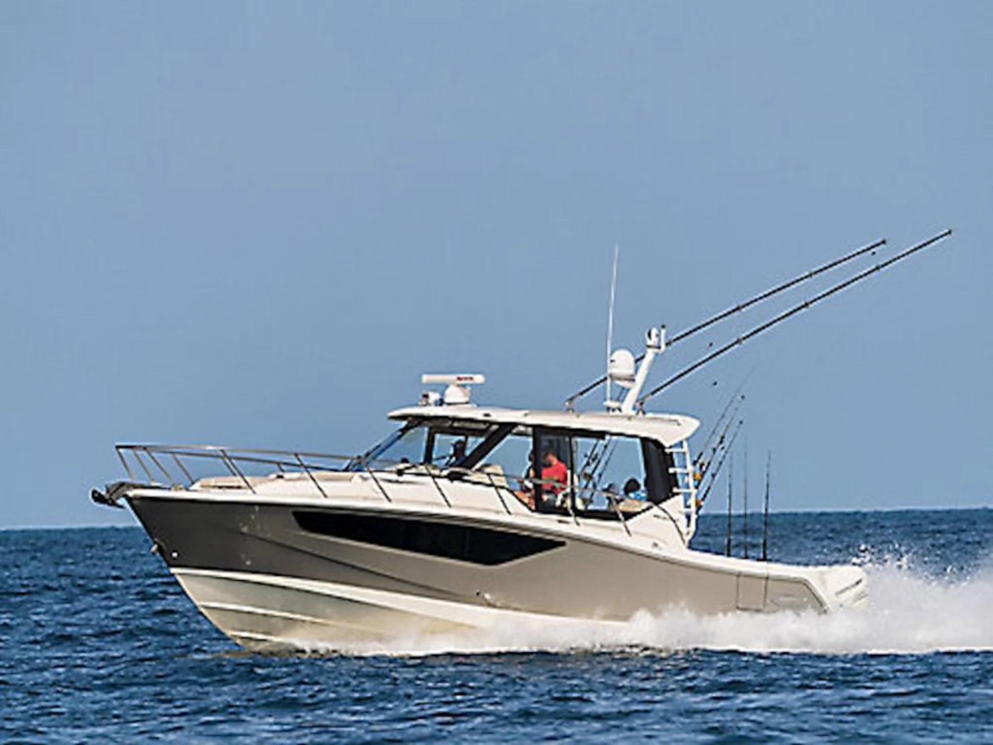 Boston Whaler 405 Conquest - Main Image