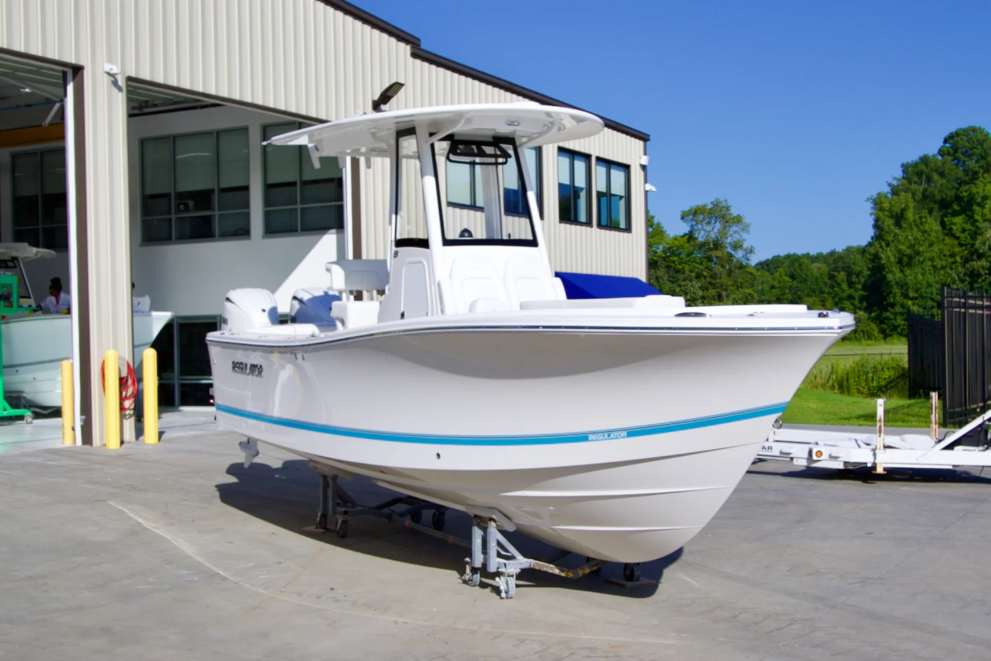 2026 REGULATOR 23 - Image 4