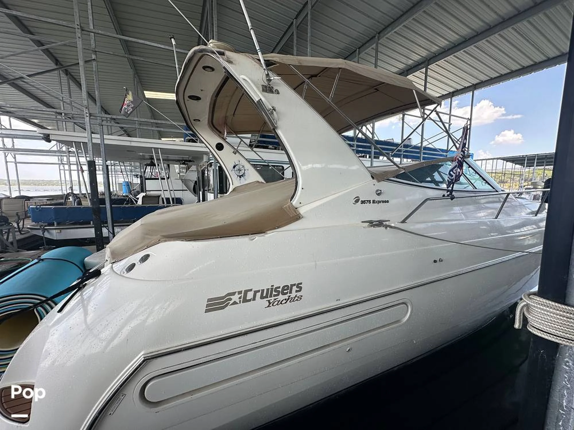 2000 Cruisers Yachts 3575 Express - Image 3
