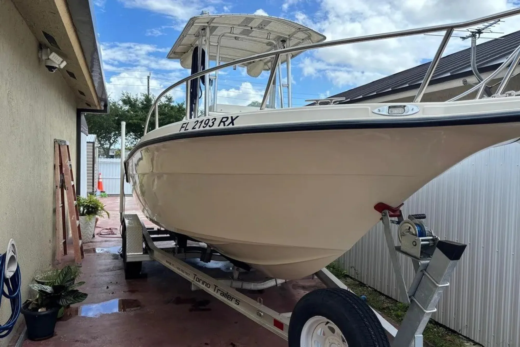 2004 Key West 2220 Center Console - Image 3