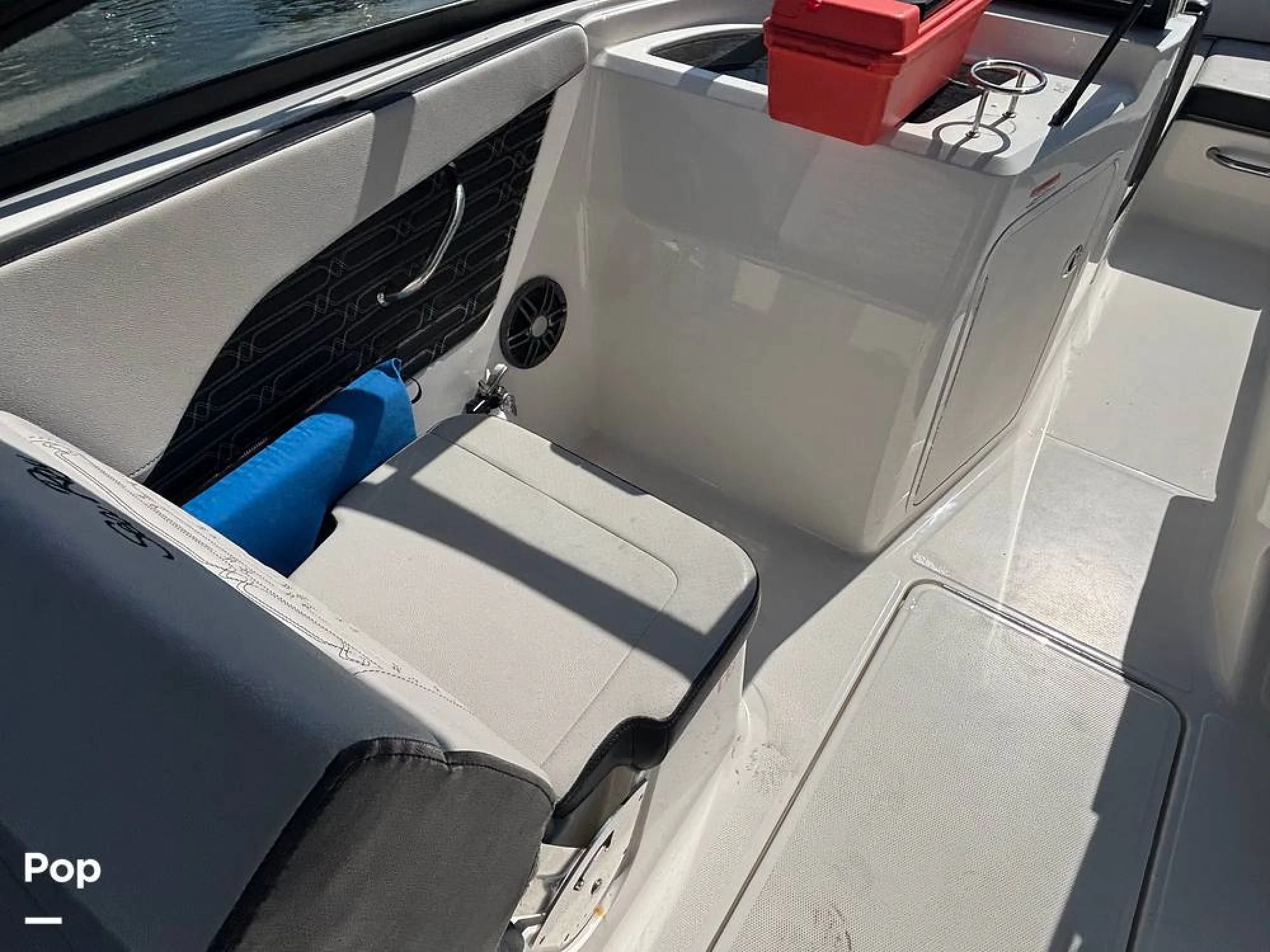 2025 Sea Ray SPX 210 - Image 3