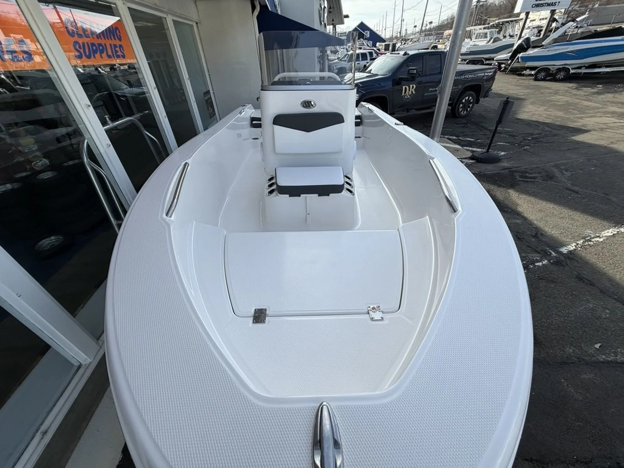 2026 Robalo R160 - Image 5