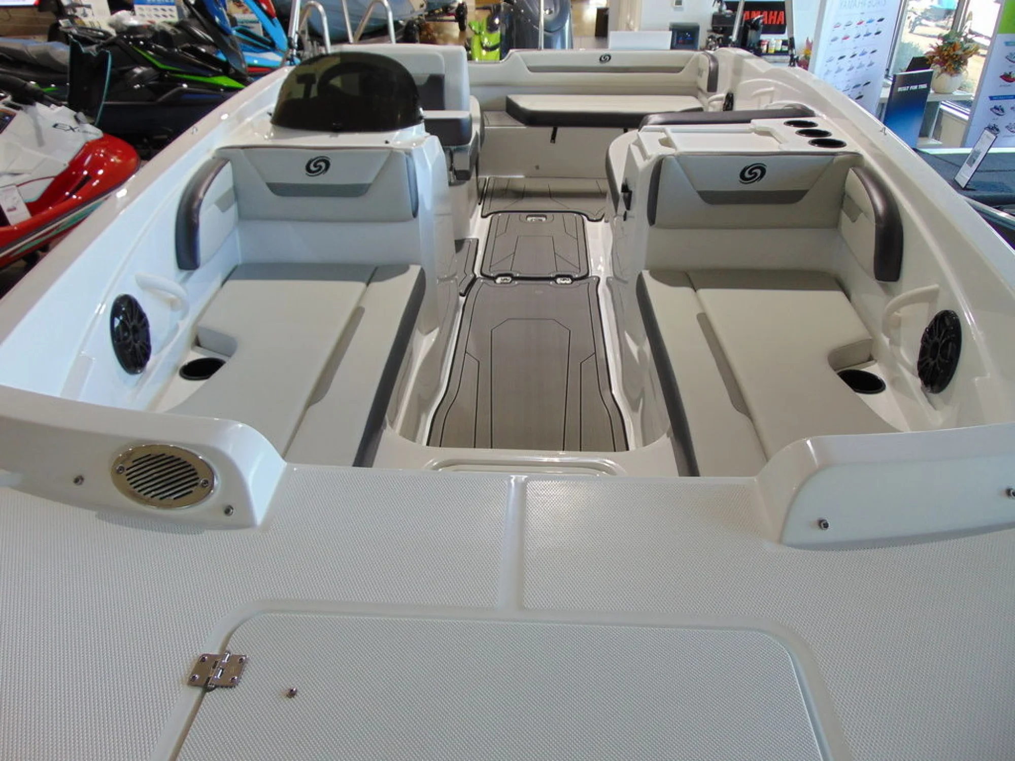 Hurricane SunDeck Sport 205 OB - Image 3