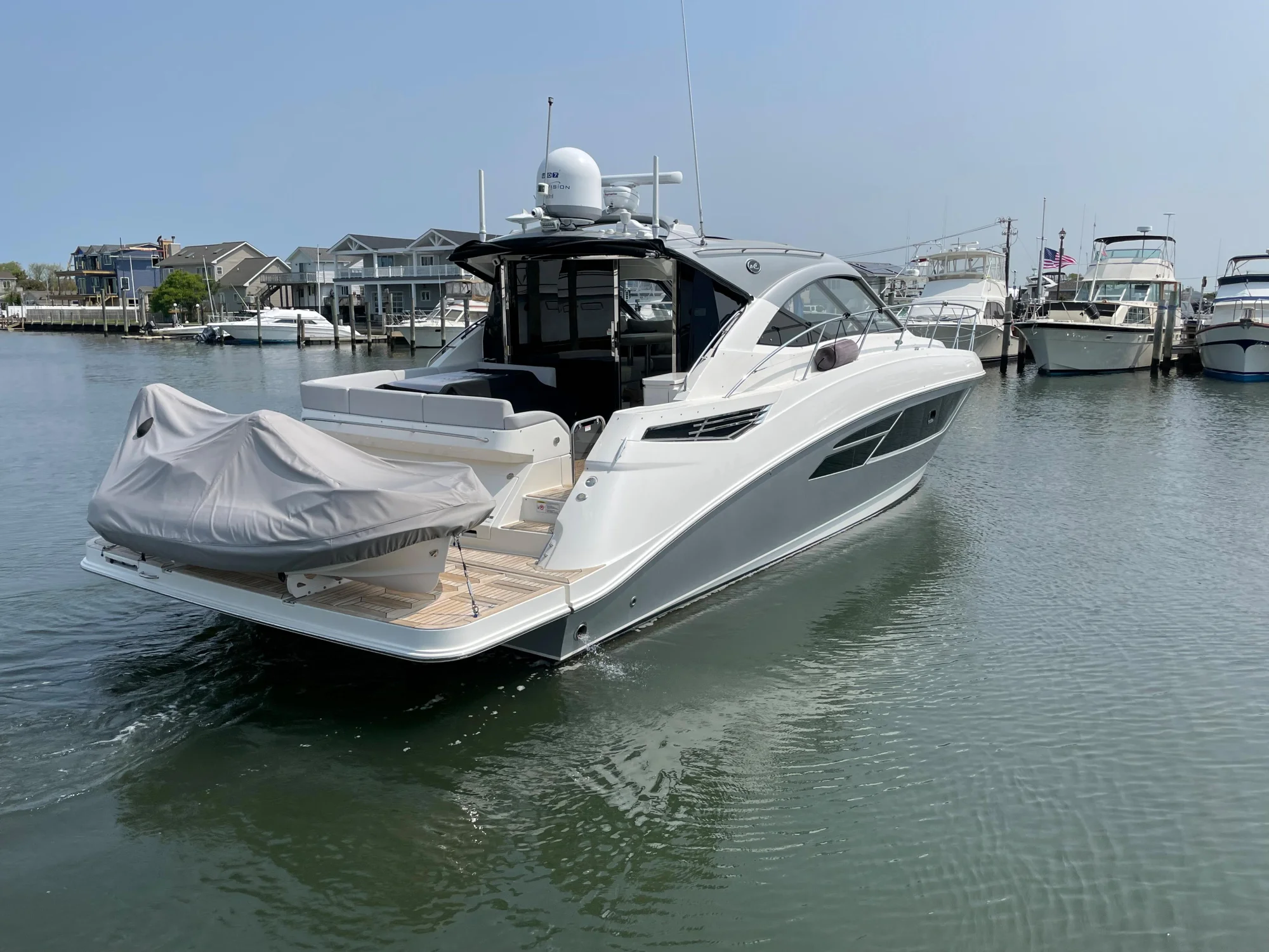 2018 Sea Ray Sundancer 510 - Image 3