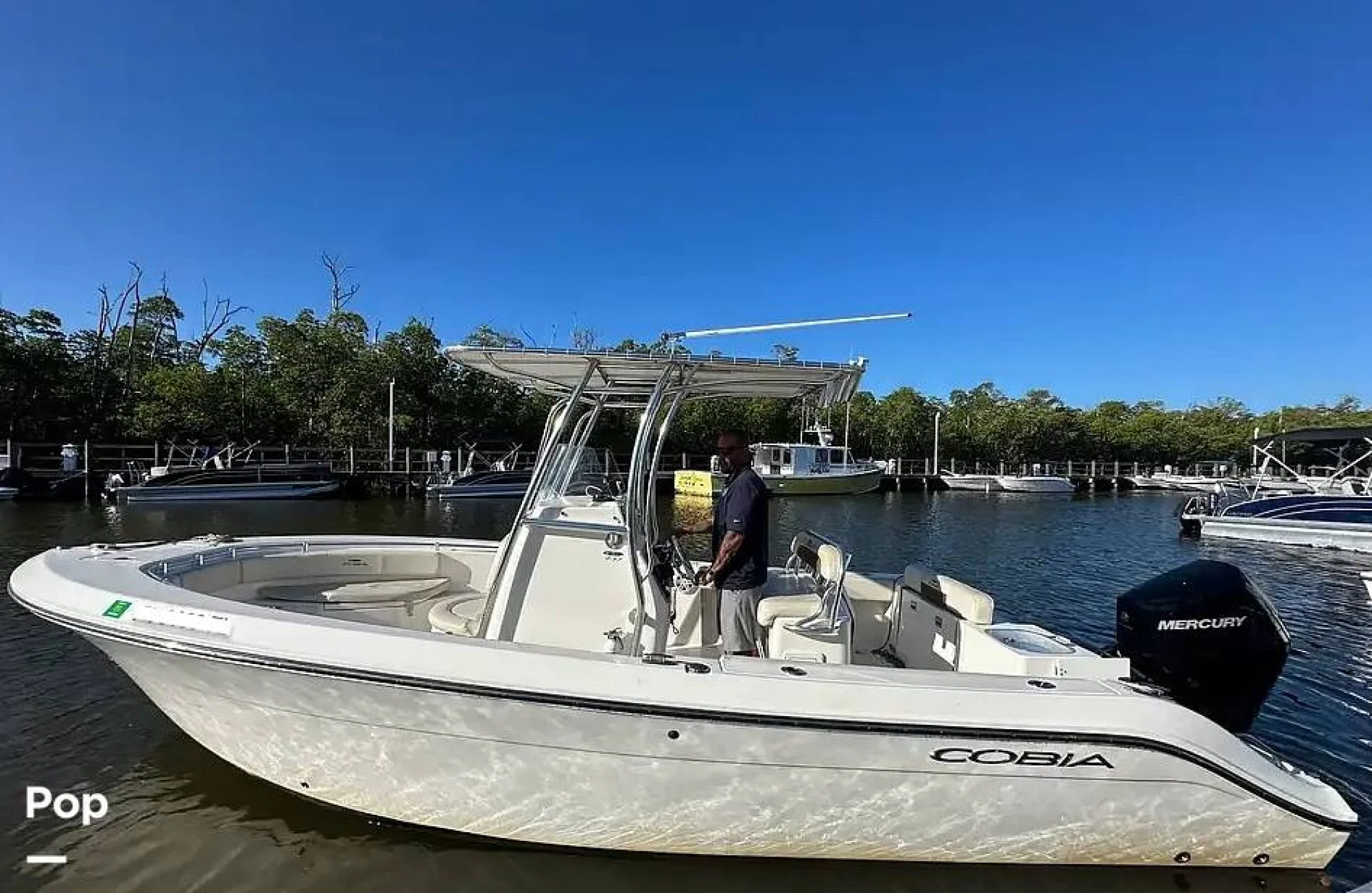 2023 Cobia 237 CC - Image 3