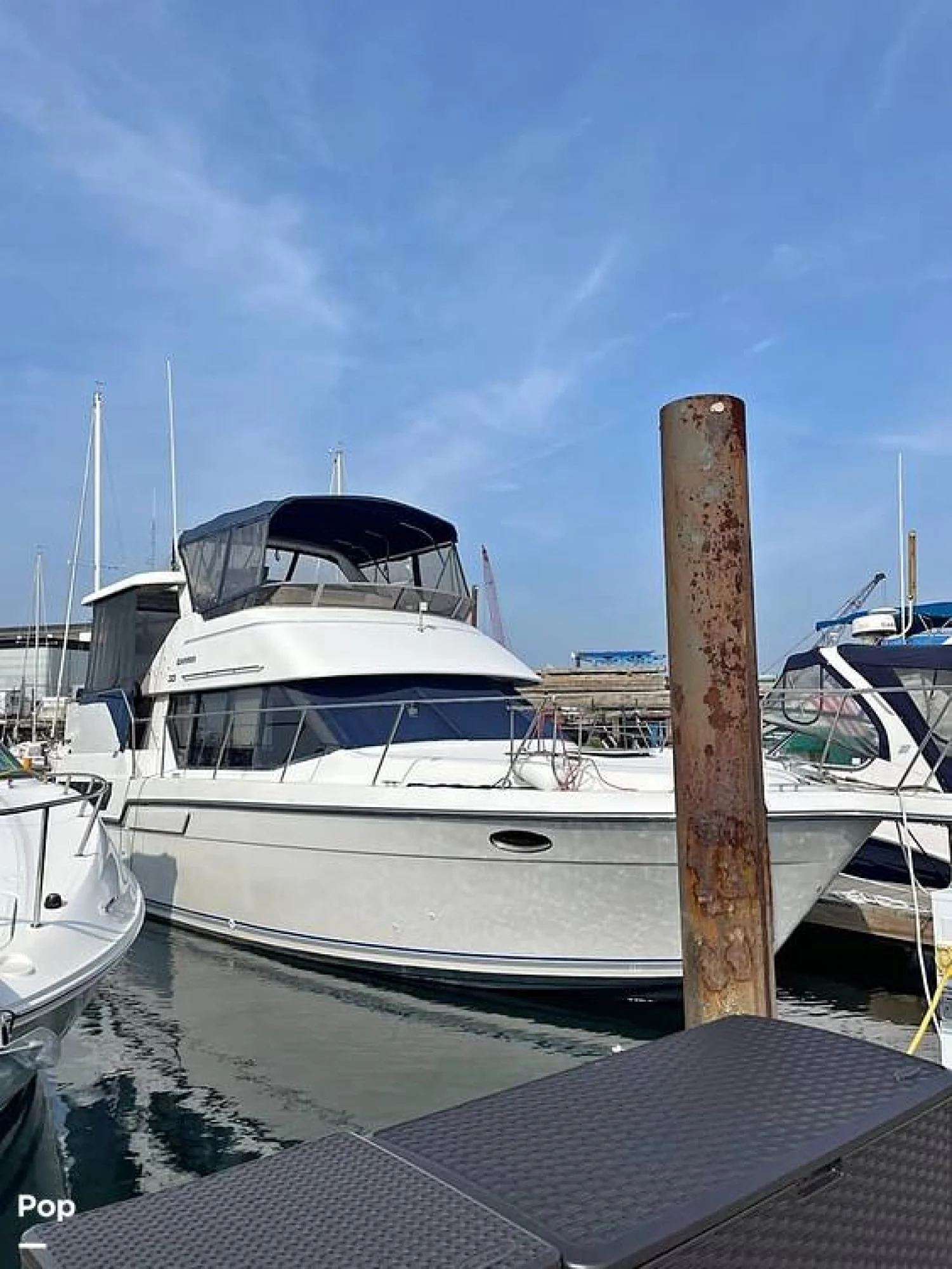 1992 Carver 33 Aft Cabin - Main Image