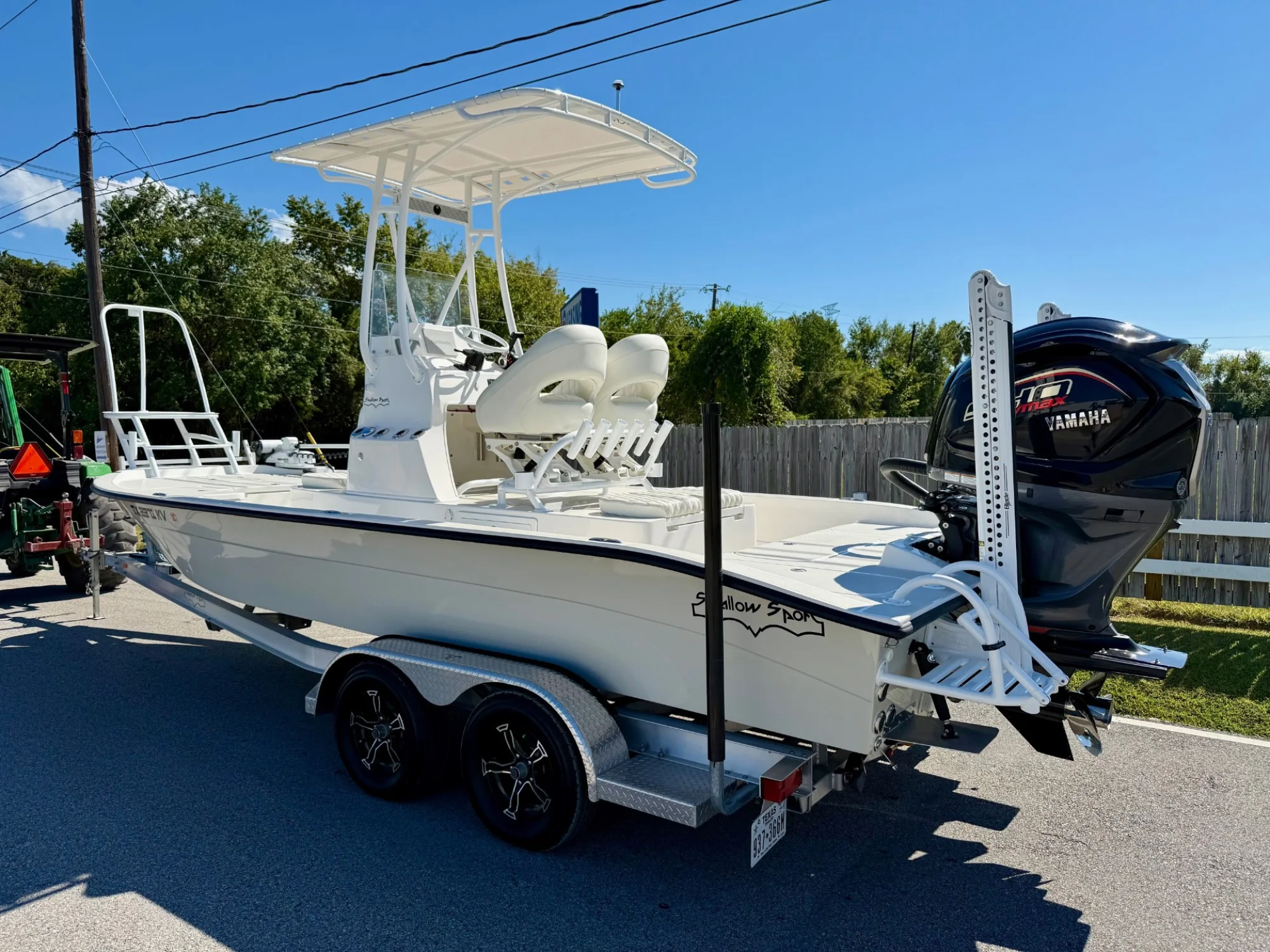 2024 Shallow Sport 24 Modified V - Image 2