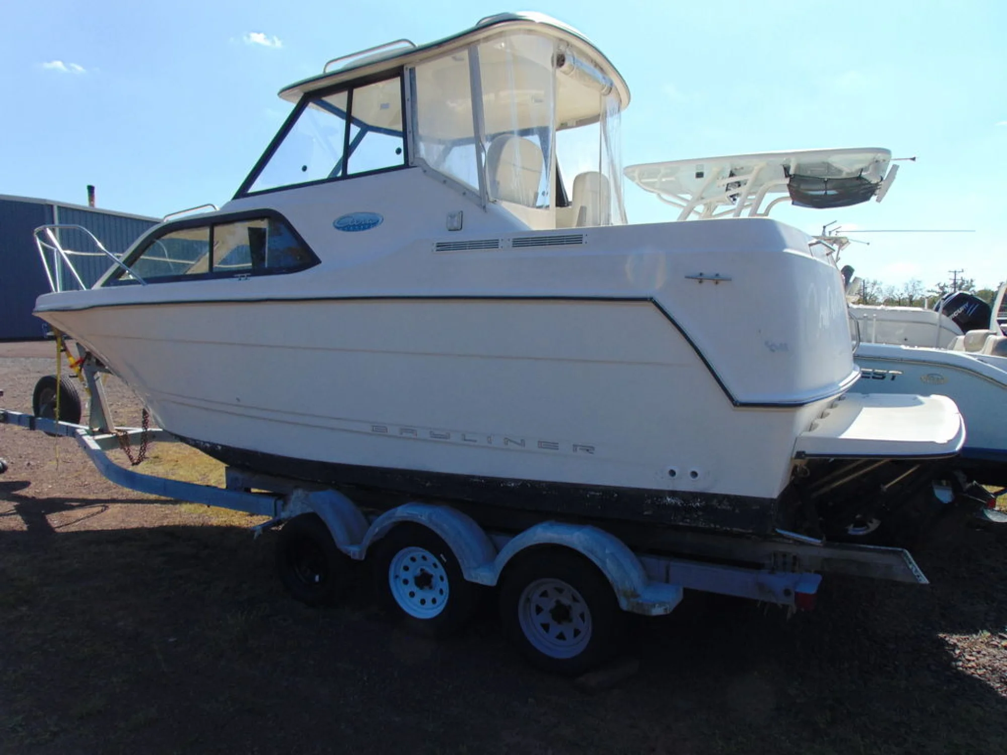 Bayliner 2452 - Image 2