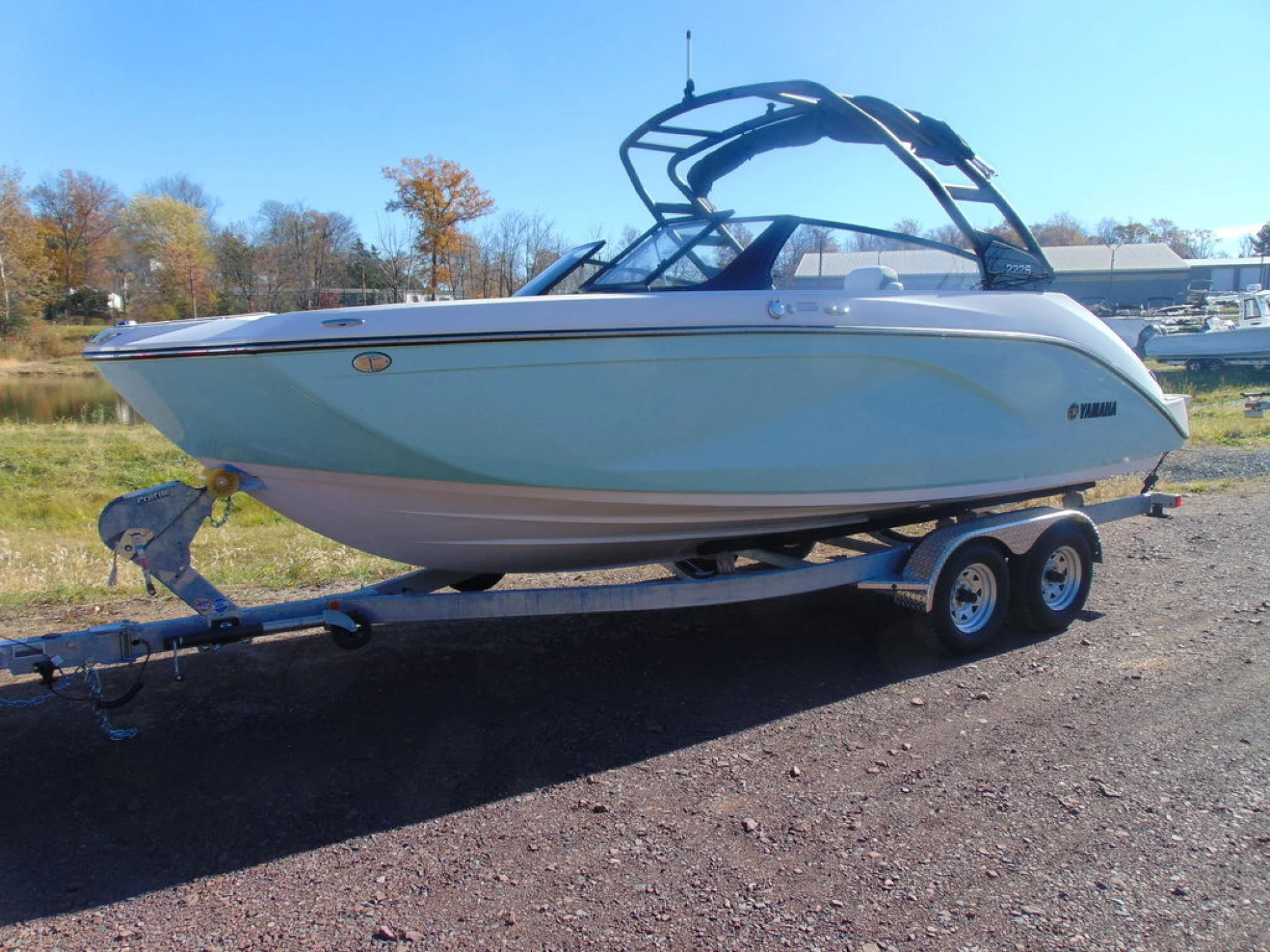 Yamaha Boats 222S - Image 2