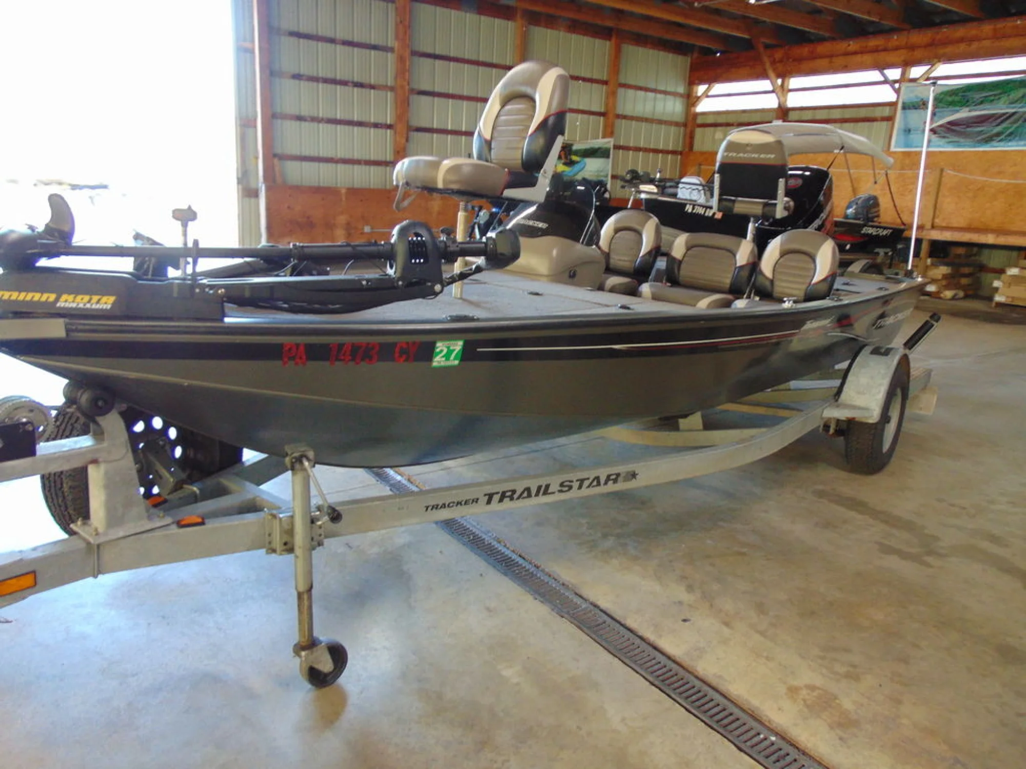 Tracker V-18 - Image 3