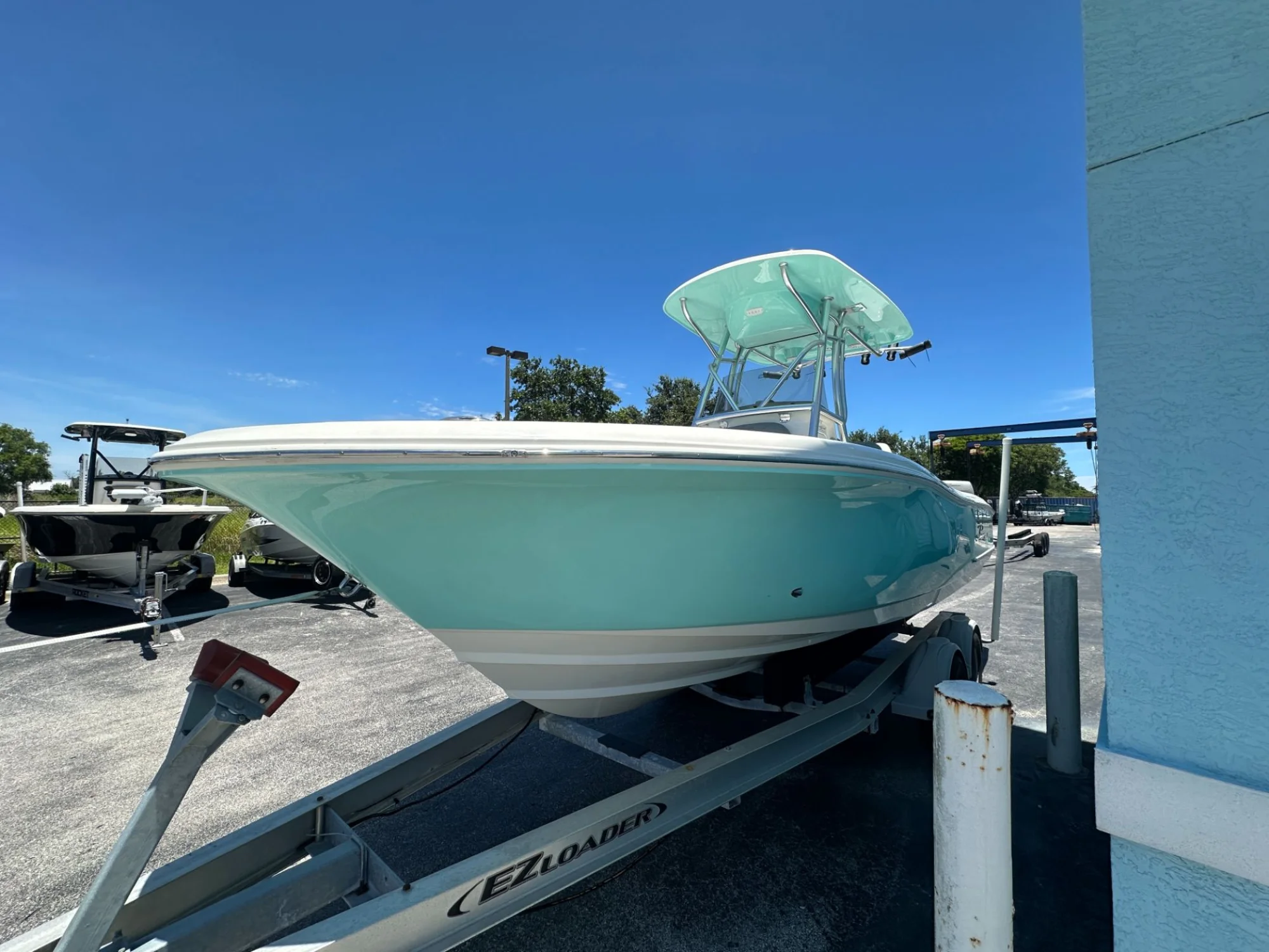 2027 Pioneer 222 Sportfish - Image 2