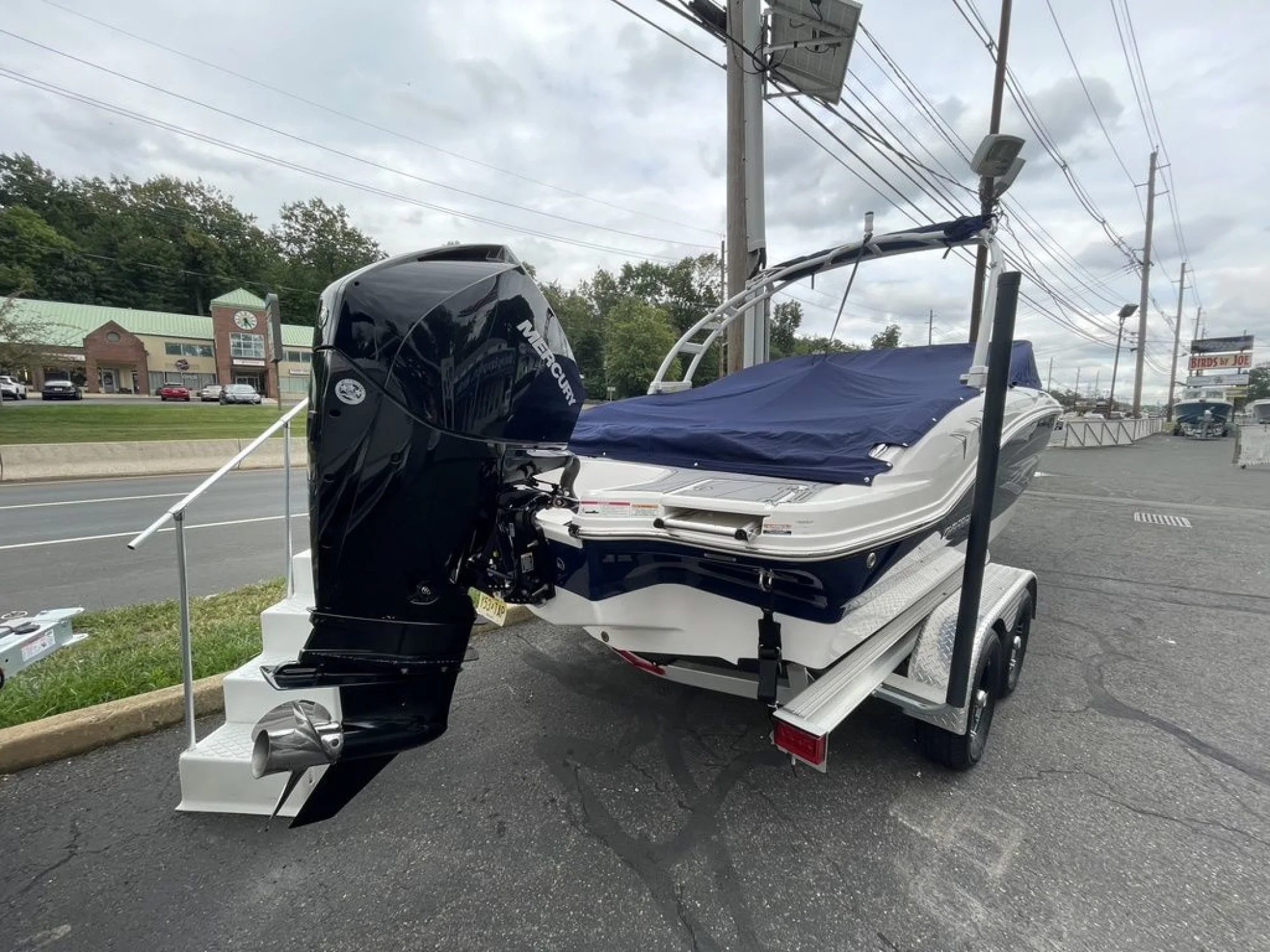 2023 Chaparral 21 Ssi OB Ski & Fish - Image 2