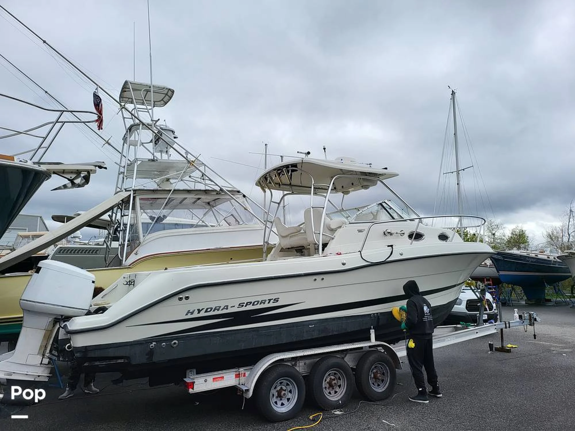 2003 Hydra-Sports Vector 2800 Walkaround - Image 3