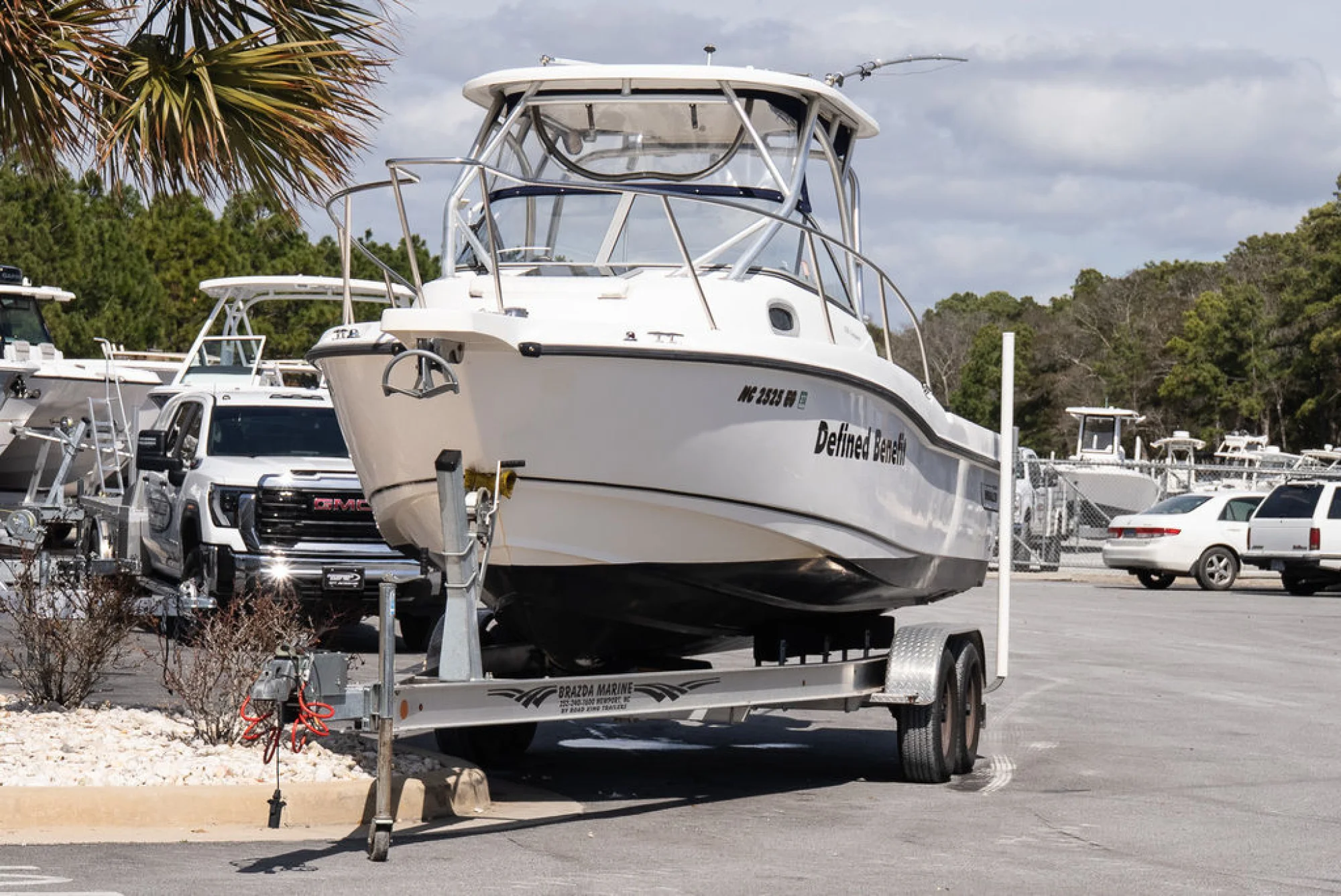 Boston Whaler 235 CONQUEST - Image 2